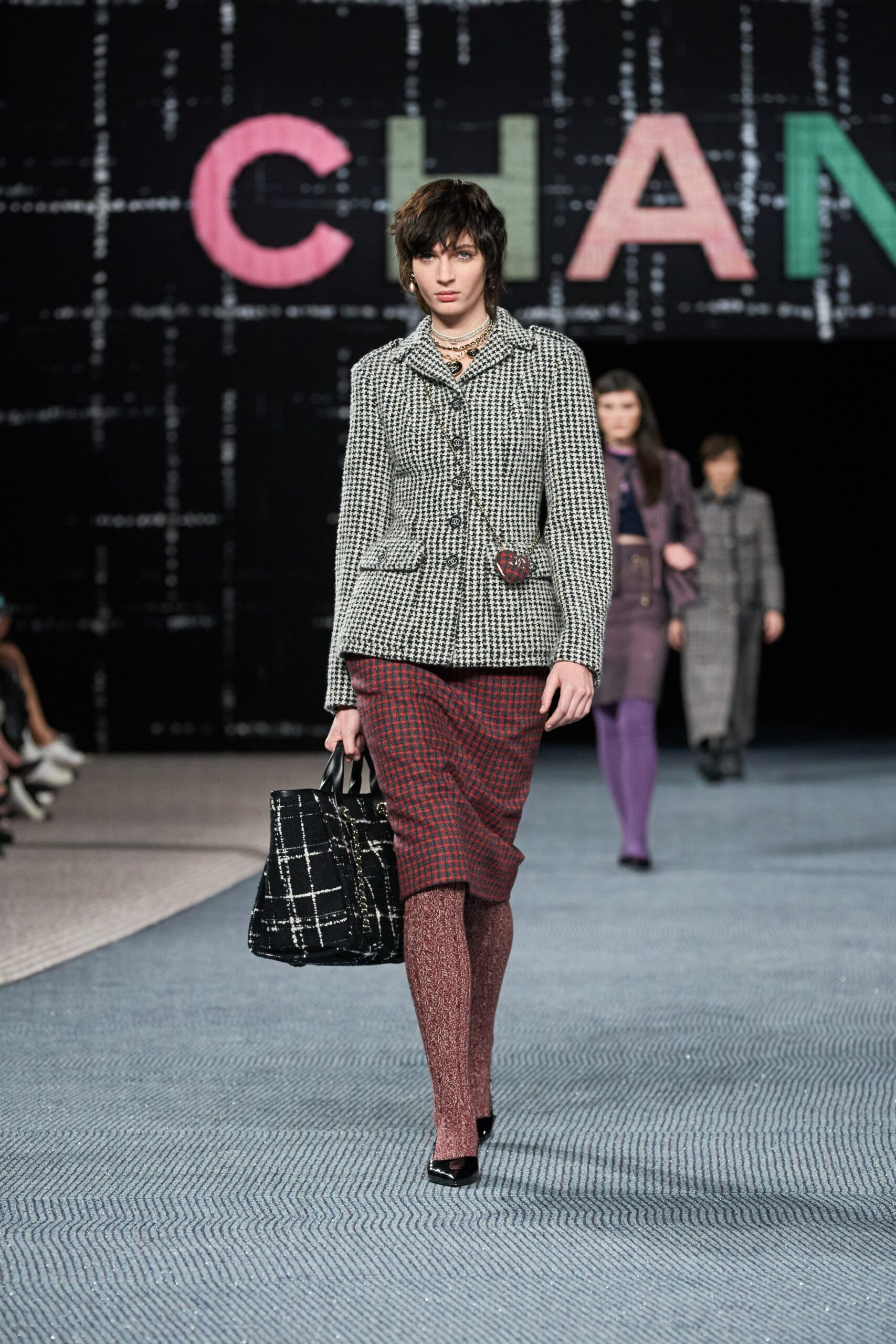 Chanel F/W 22 Look 539