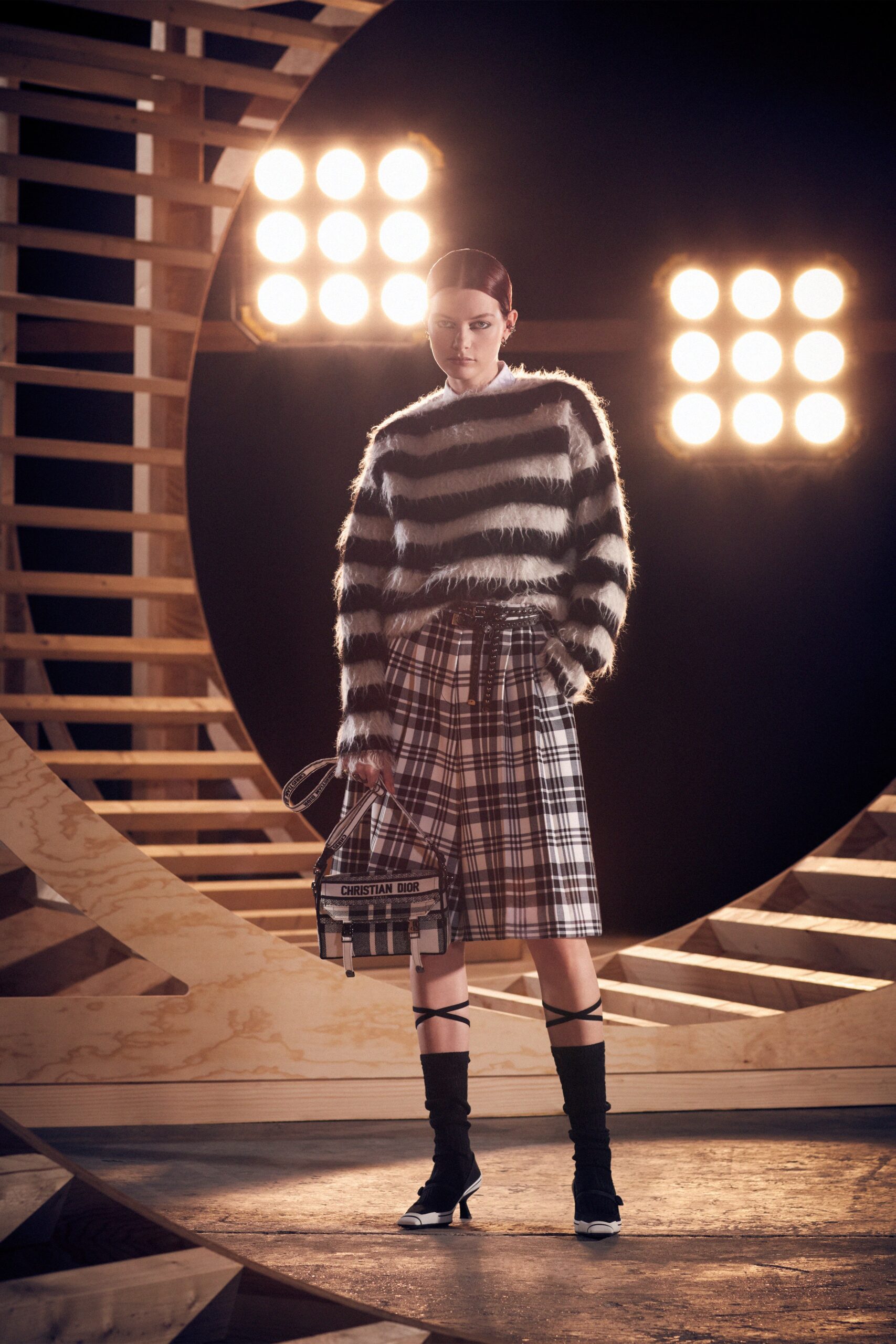 Christian Dior F/W 22 Look 553