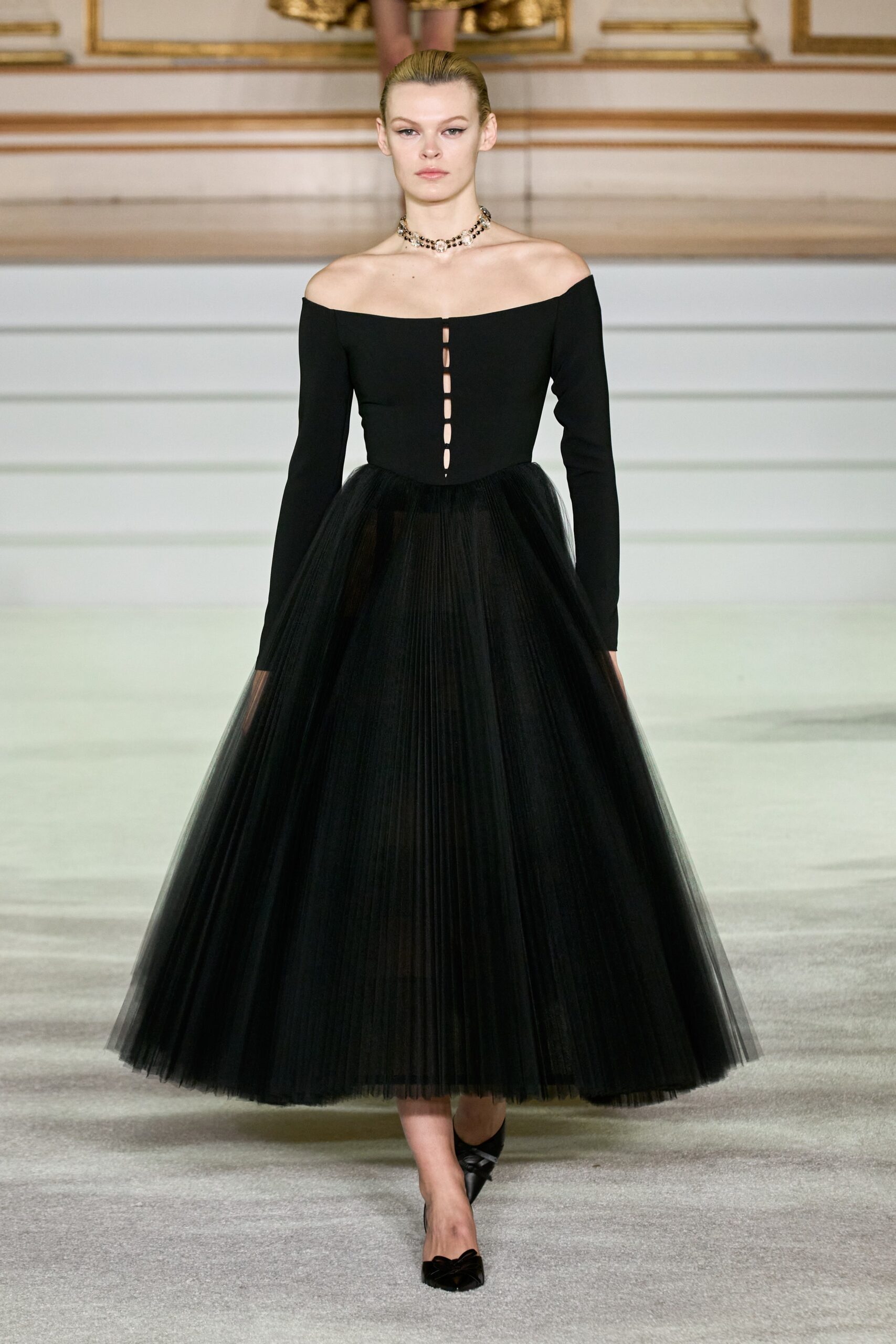 Carolina Herrera F/W 23 Look 442