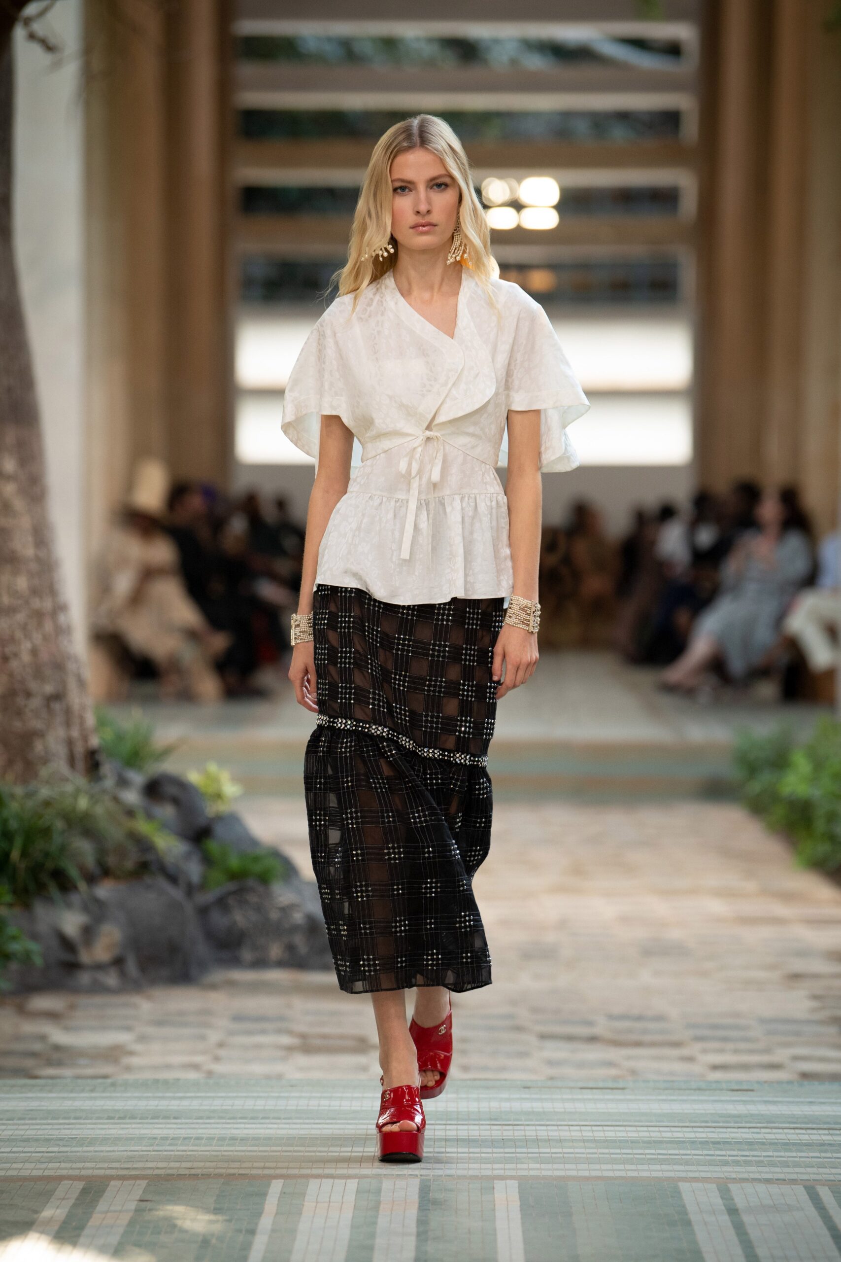 Chanel F/W 23 Look 575