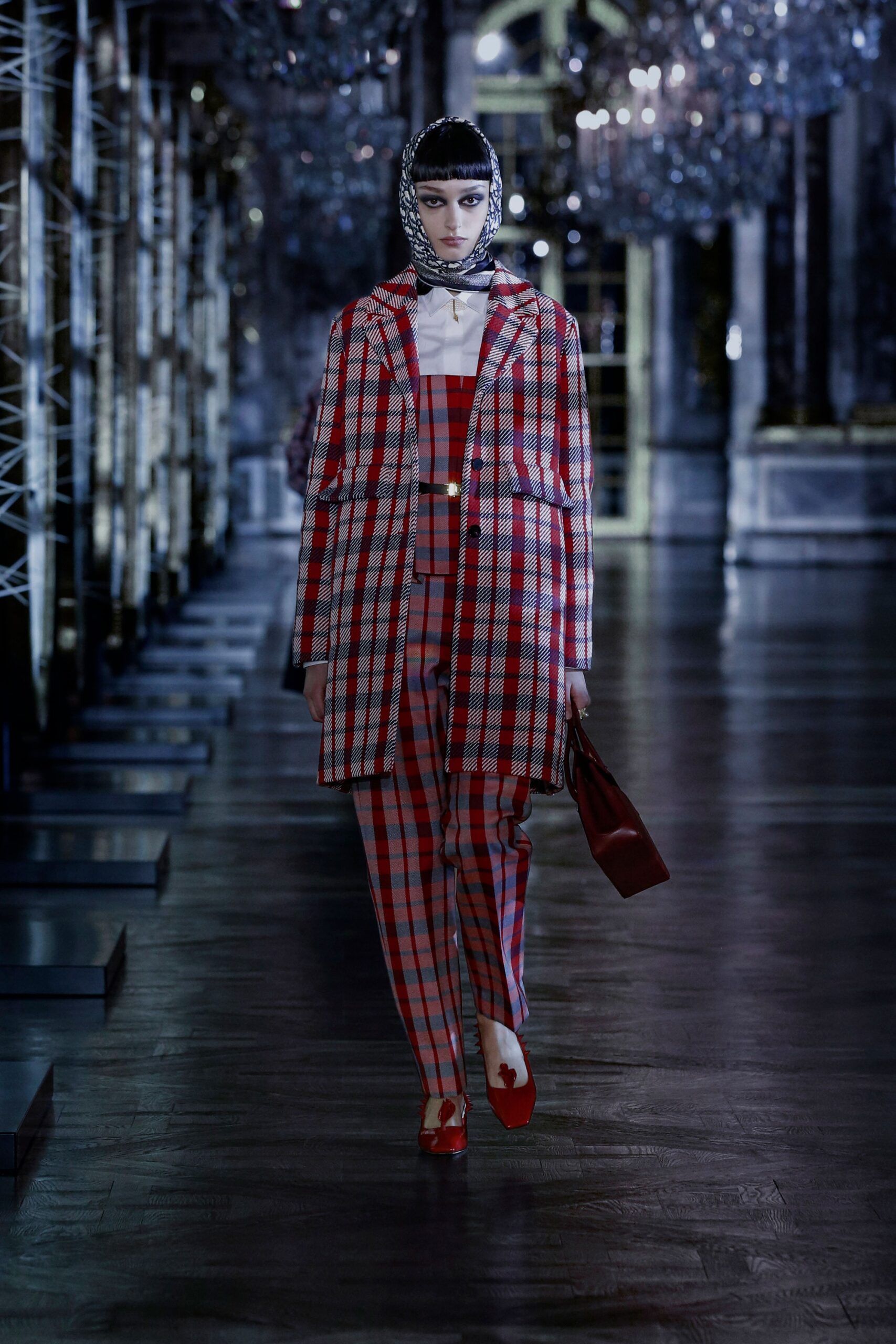 Christian Dior F/W 21 Look 566