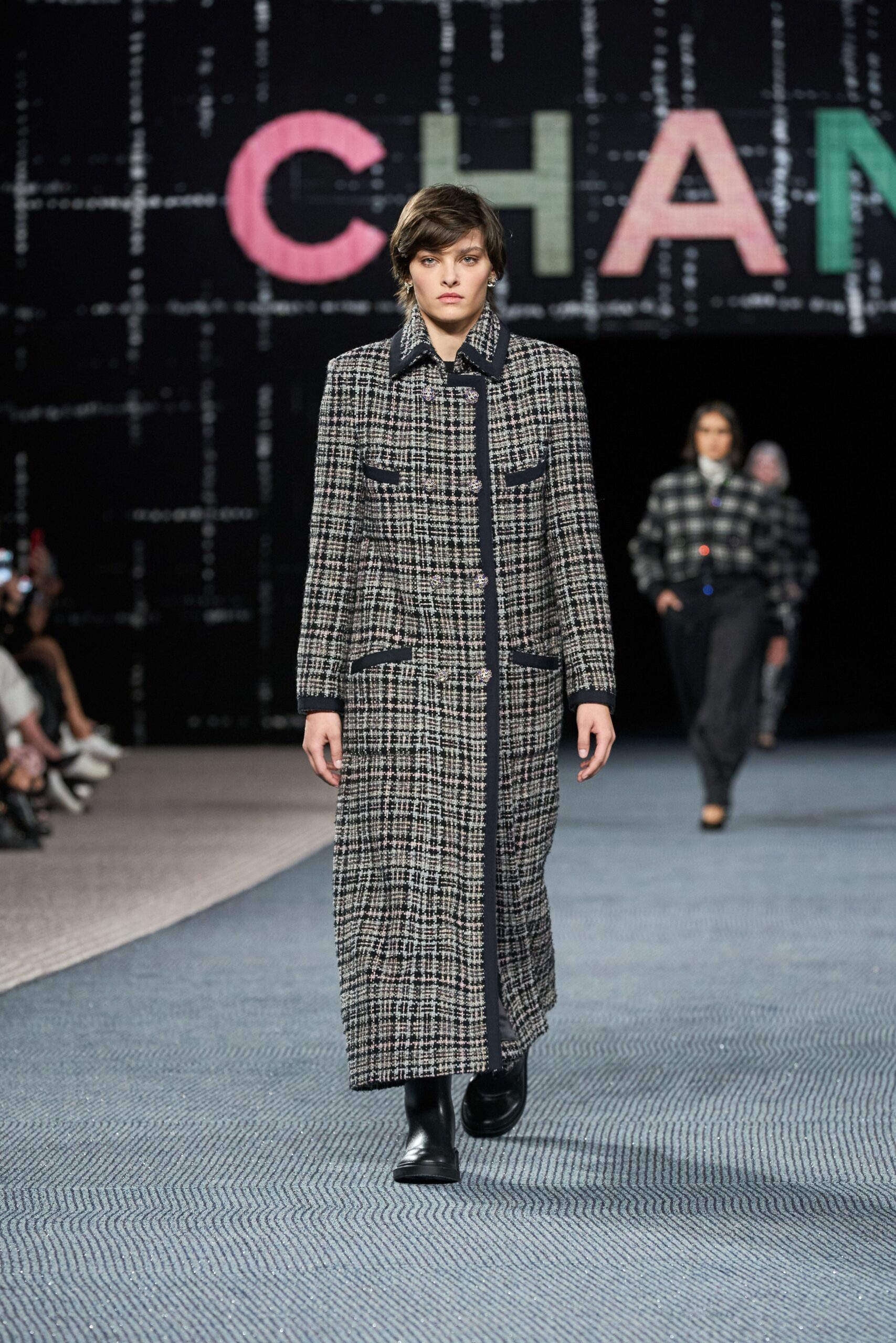 Chanel F/W 22 Look 555