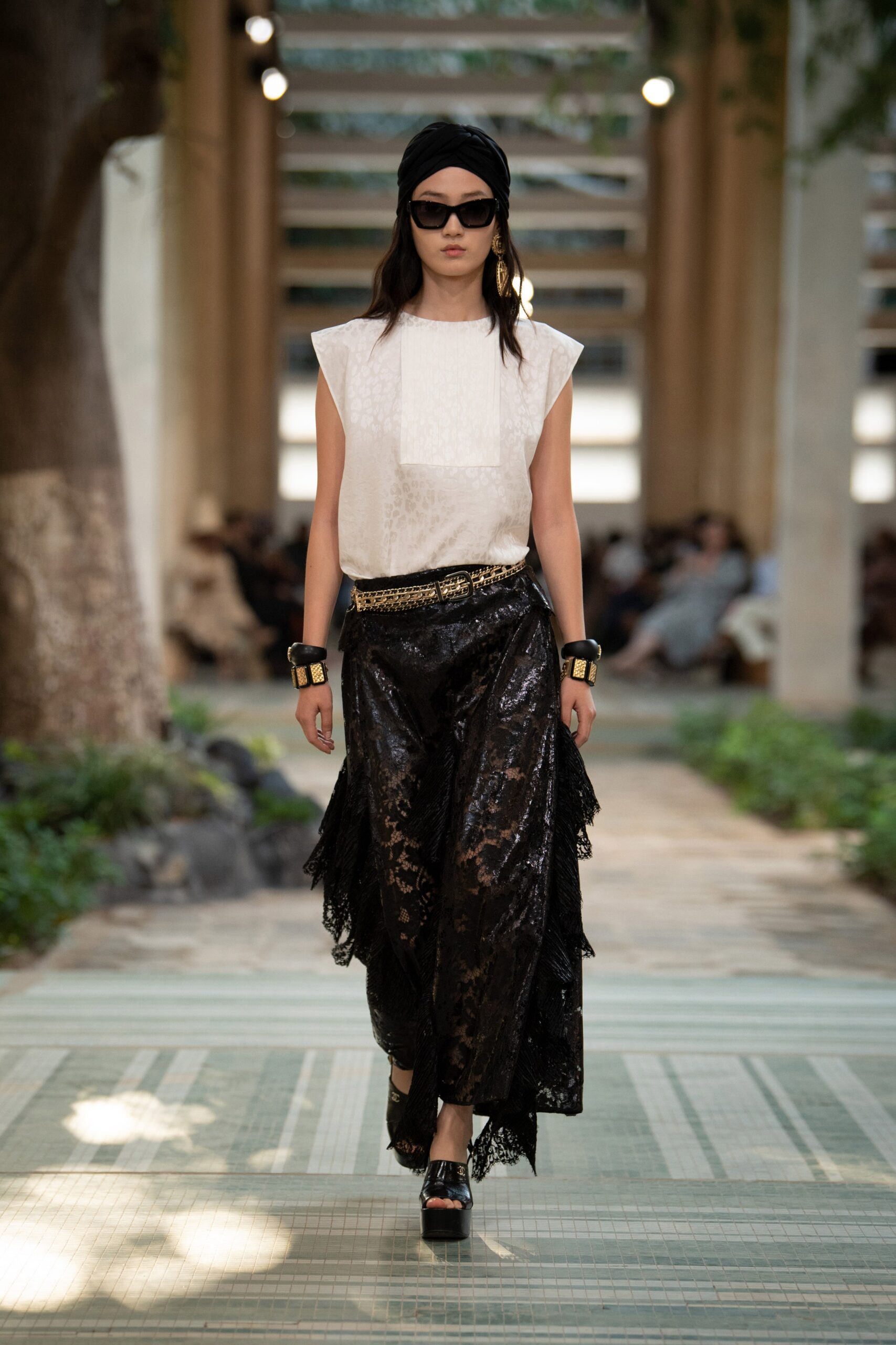 Chanel F/W 23 Look 579