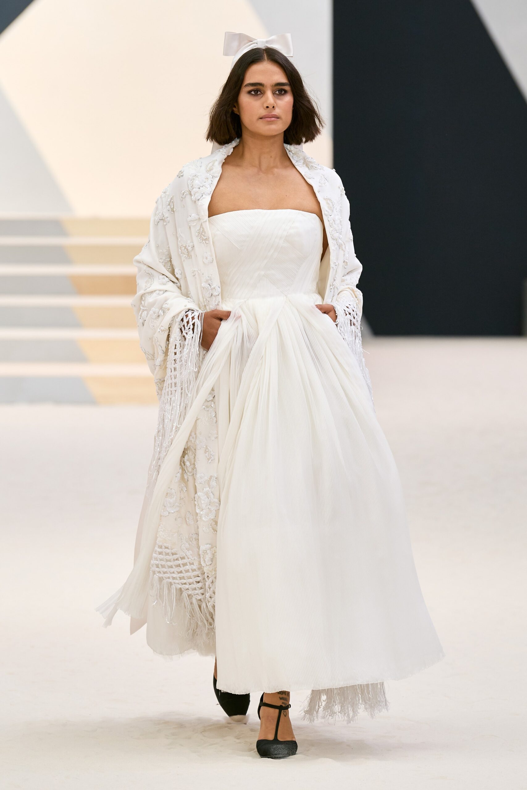 Chanel F/W 22 Couture Look 660