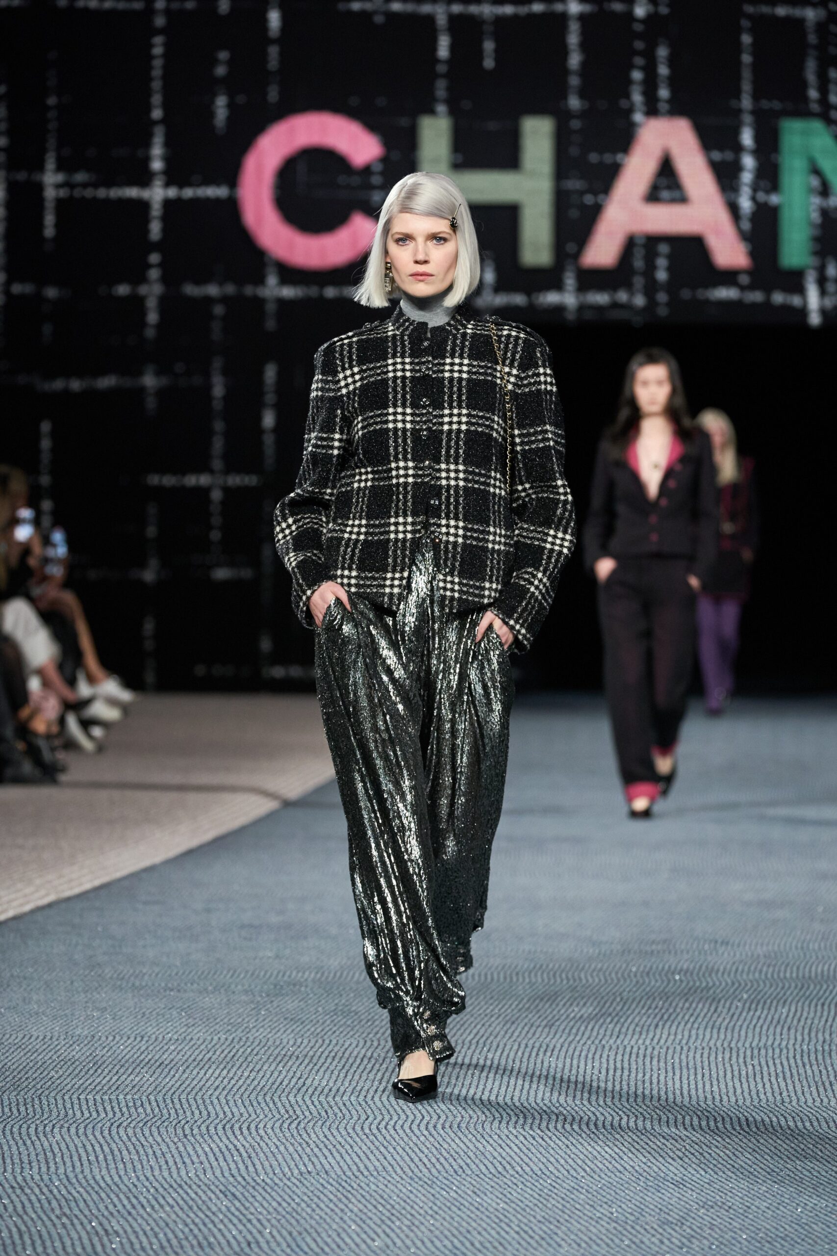 Chanel F/W 22 Look 586