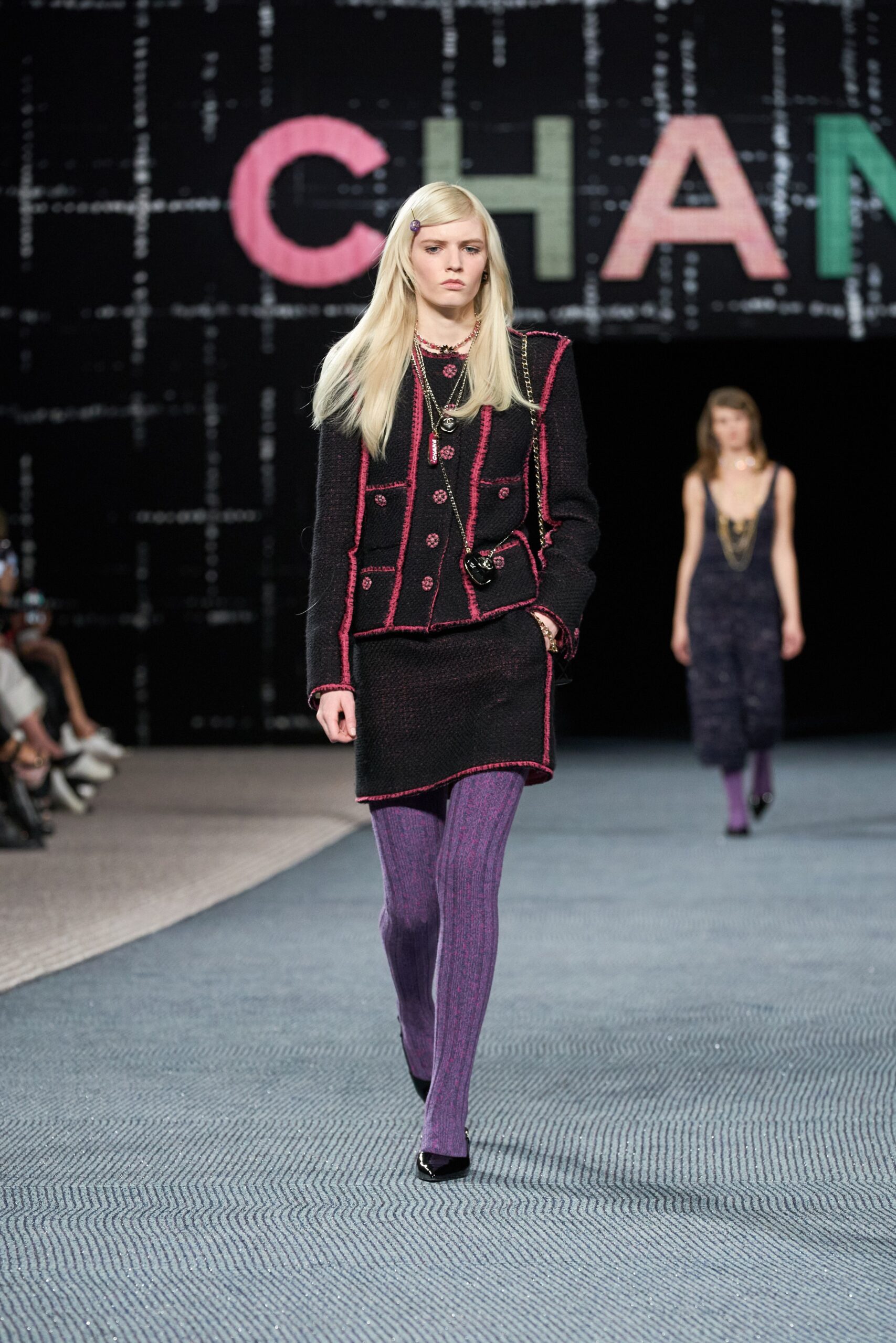 Chanel F/W 22 Look 609