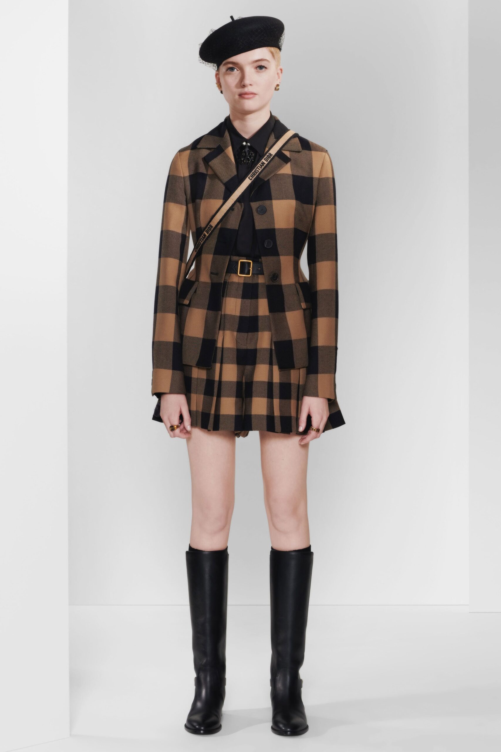 Christian Dior F/W 20 Look 681