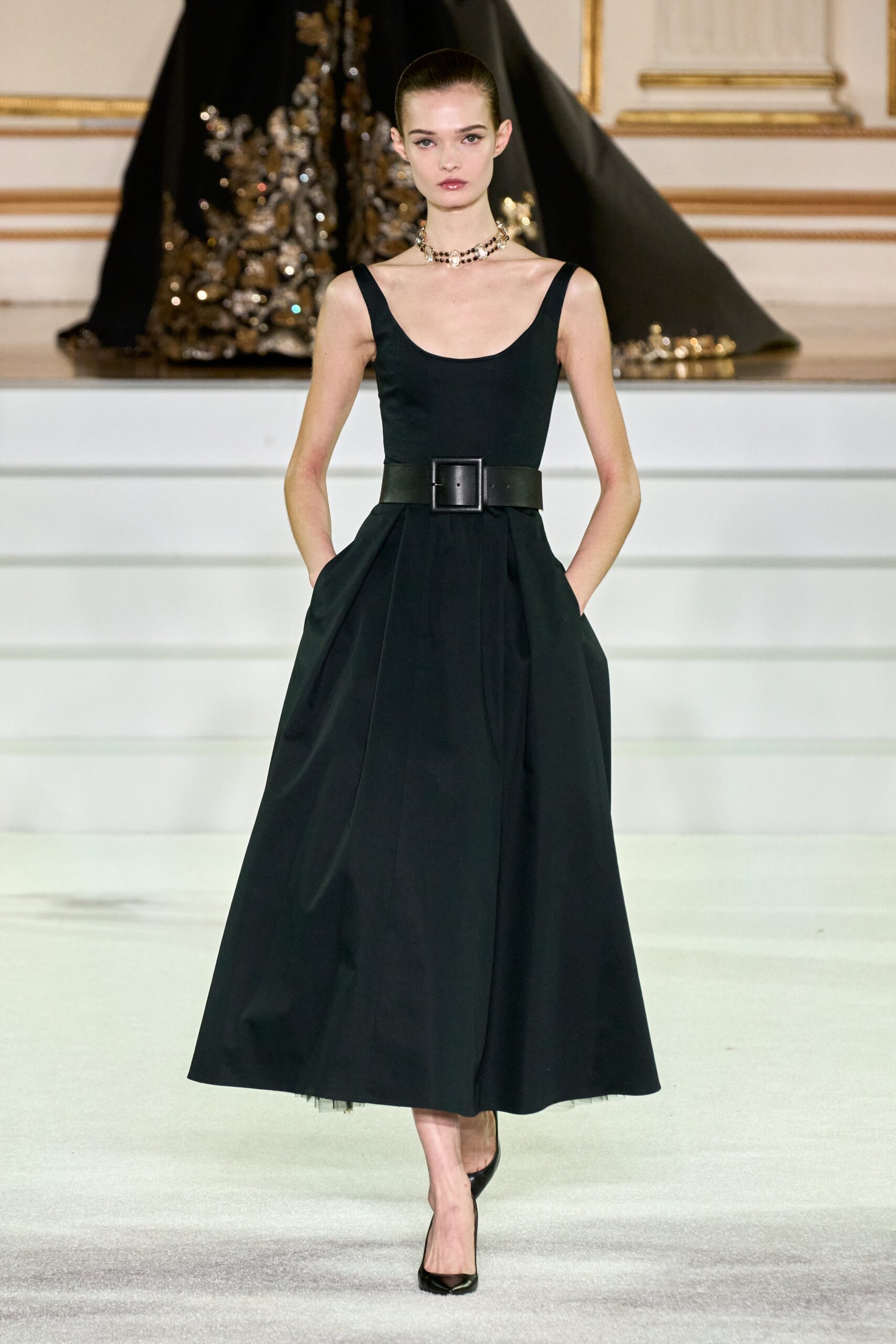 Carolina Herrera F/W 23 Look 542
