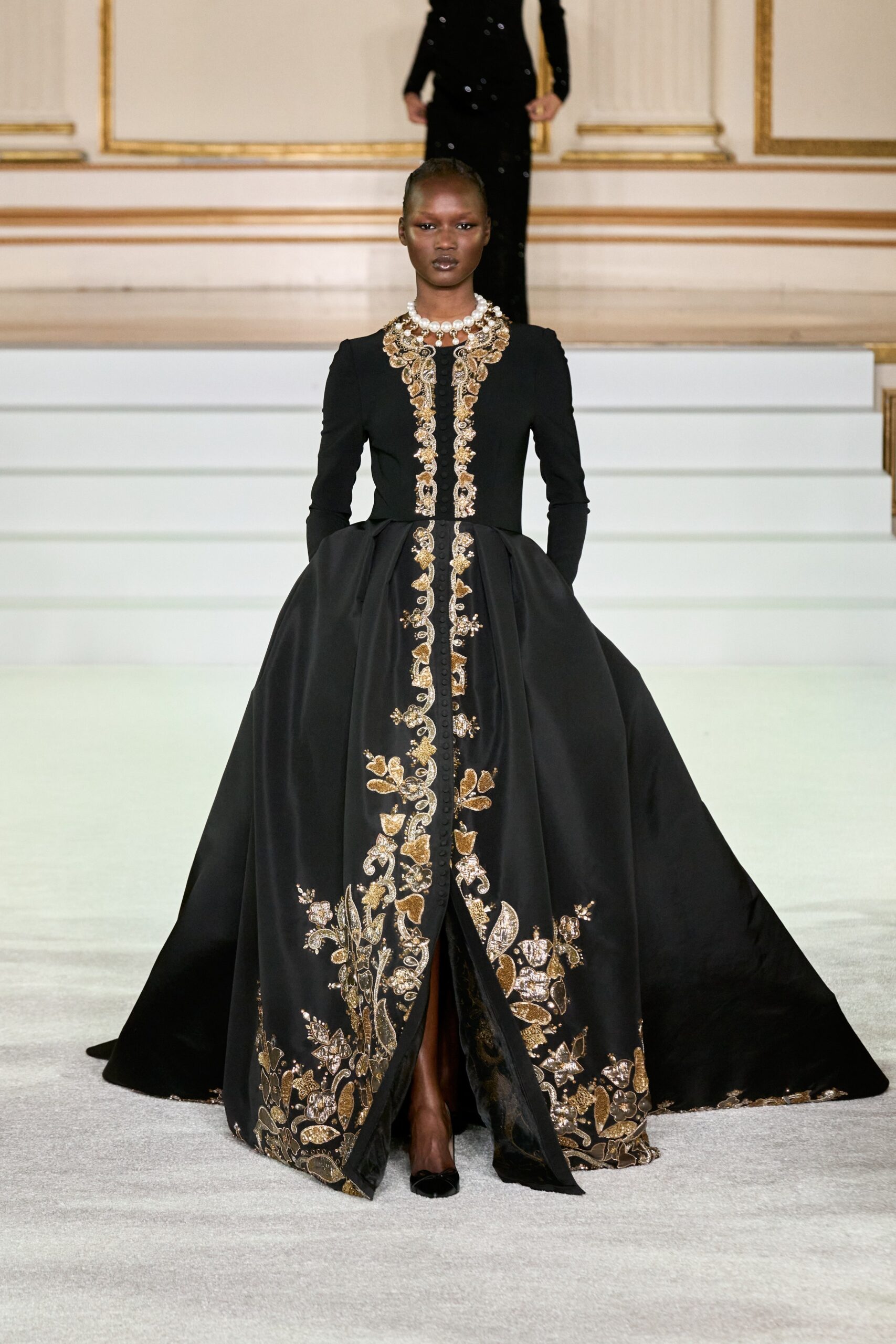 Carolina Herrera F/W 23 Look 560
