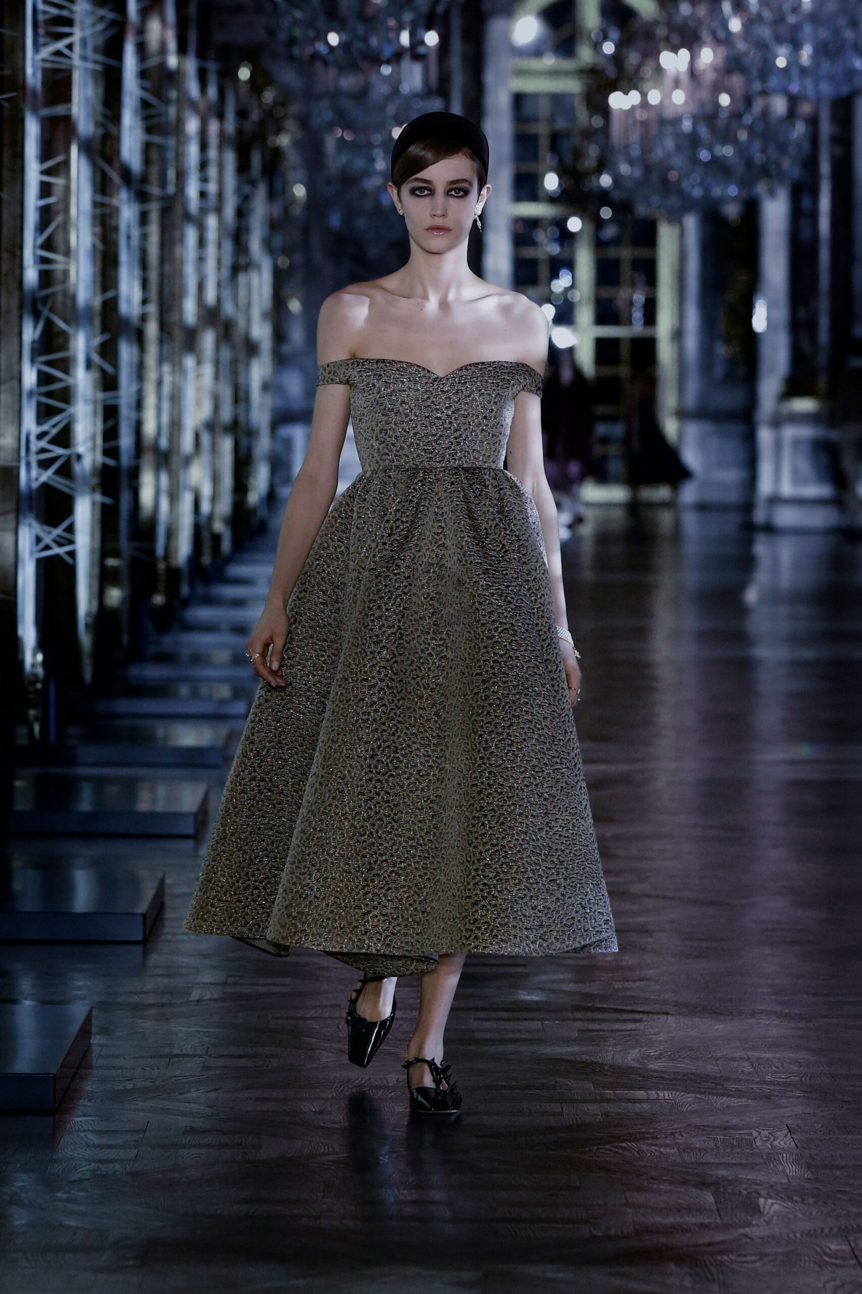 Christian Dior F/W 21 Look 689