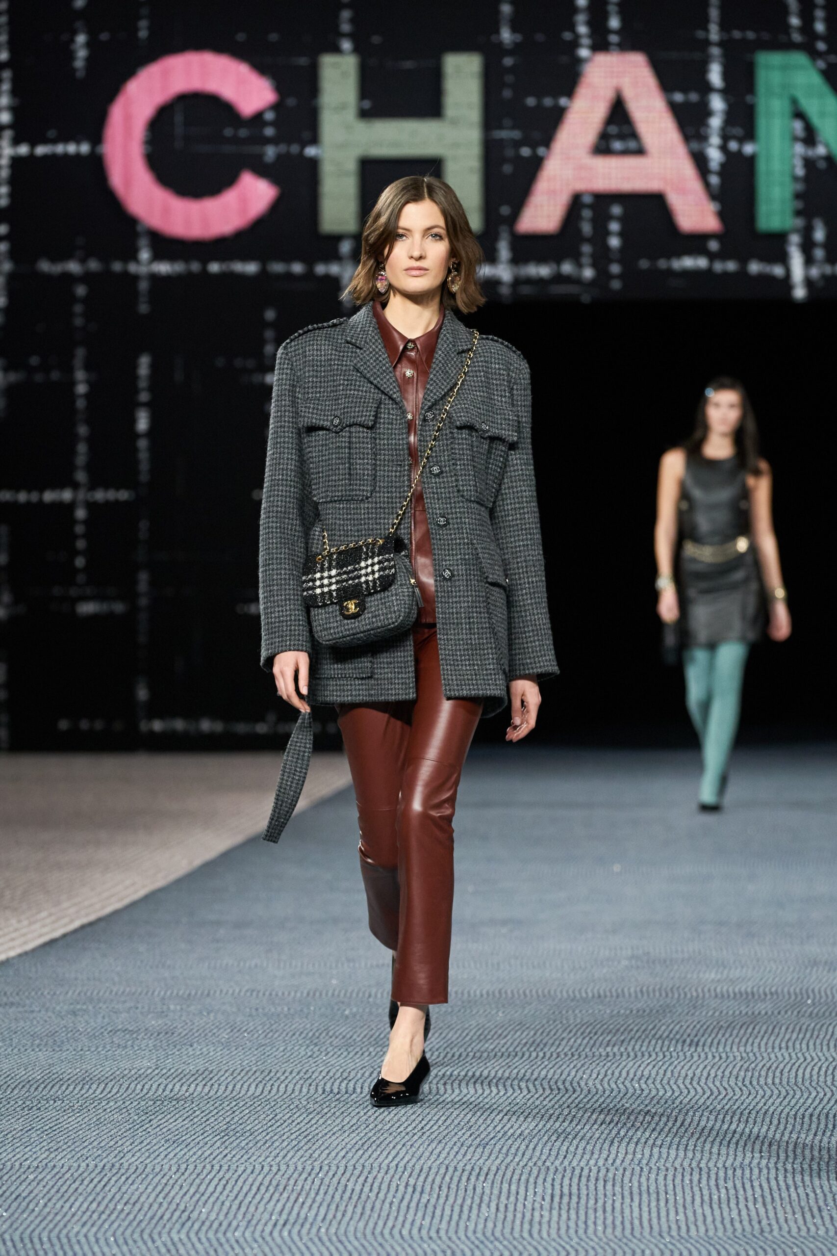 Chanel F/W 22 Look 660