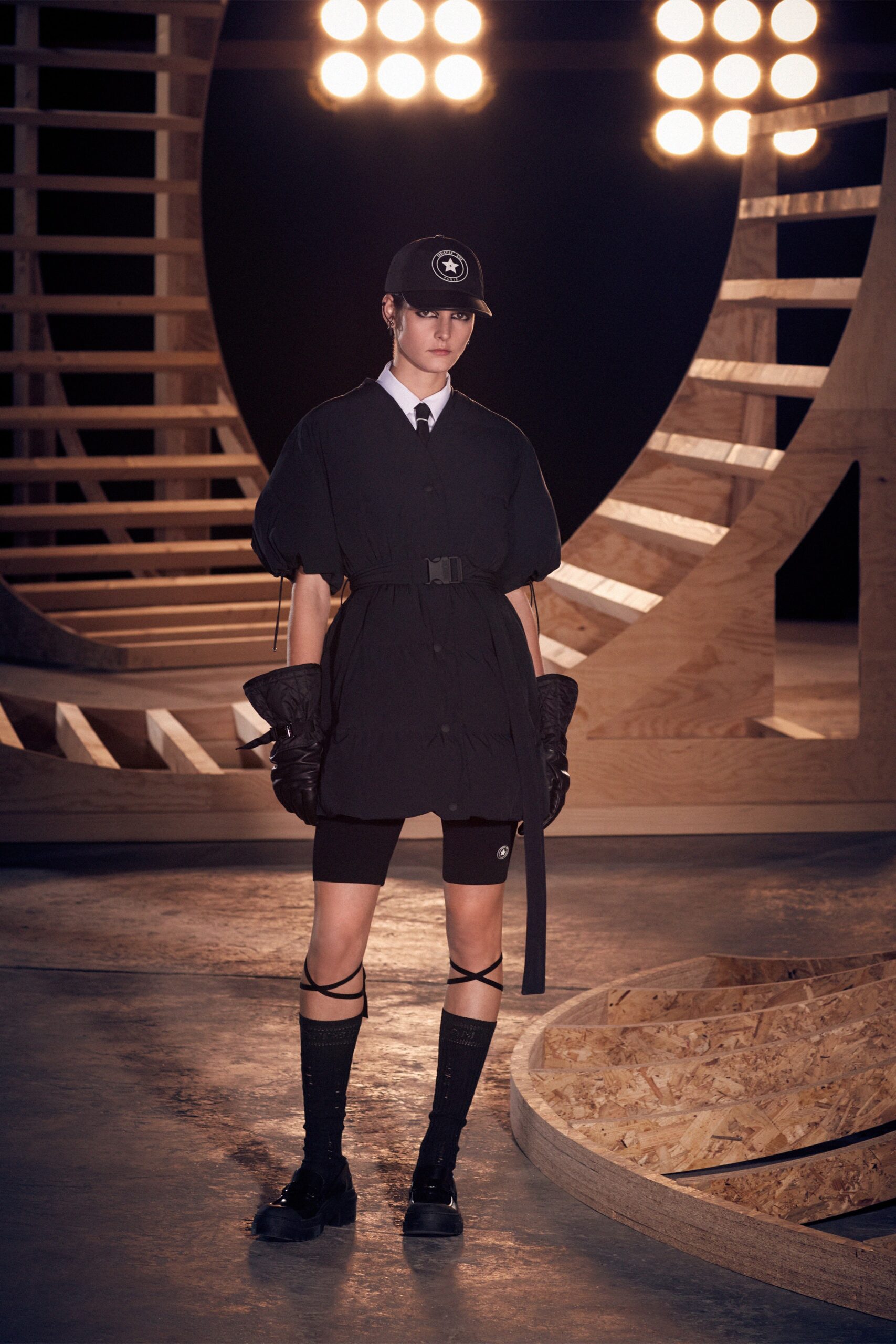 Christian Dior F/W 22 Look 683
