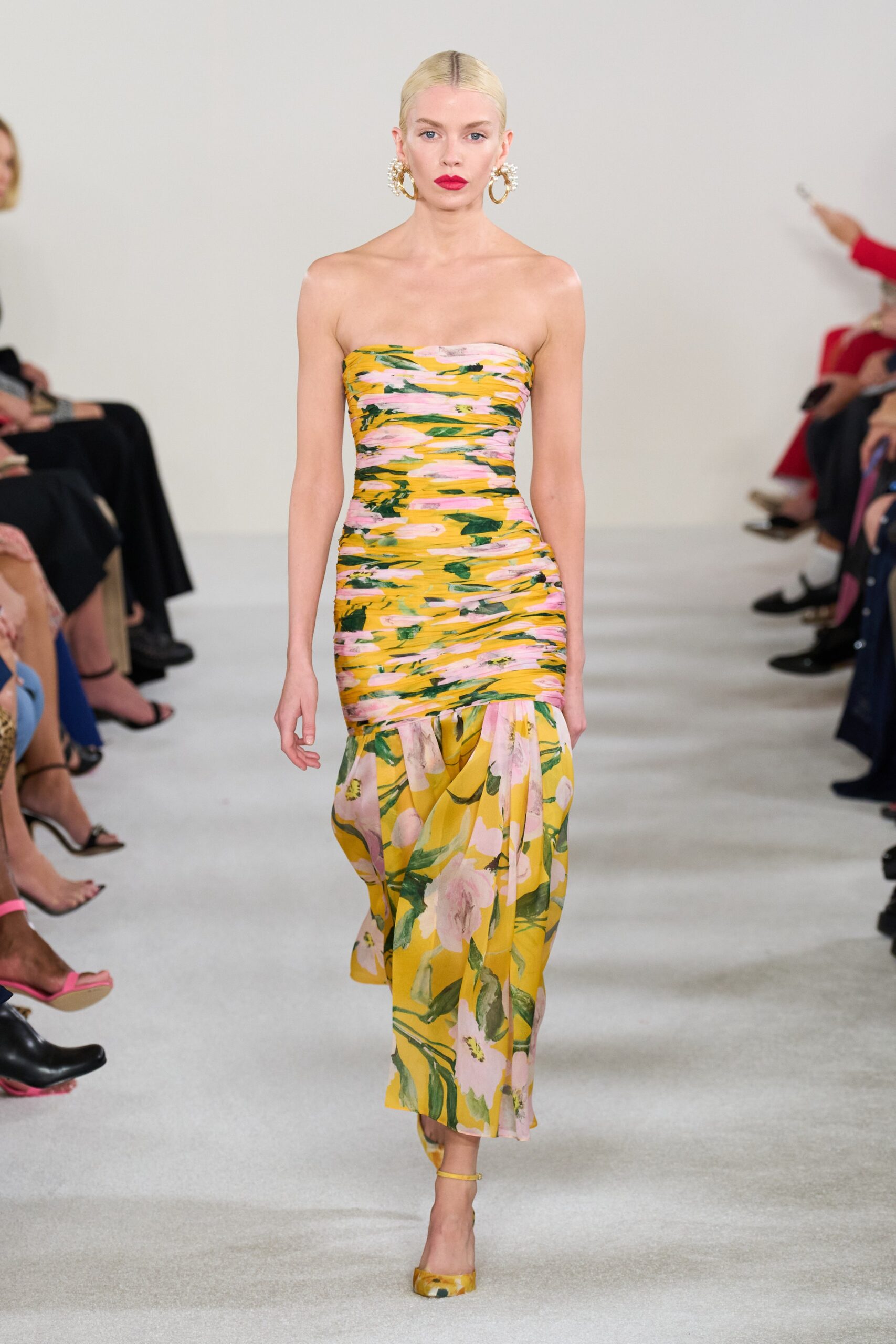 Carolina Herrera S/S 23 Look 591