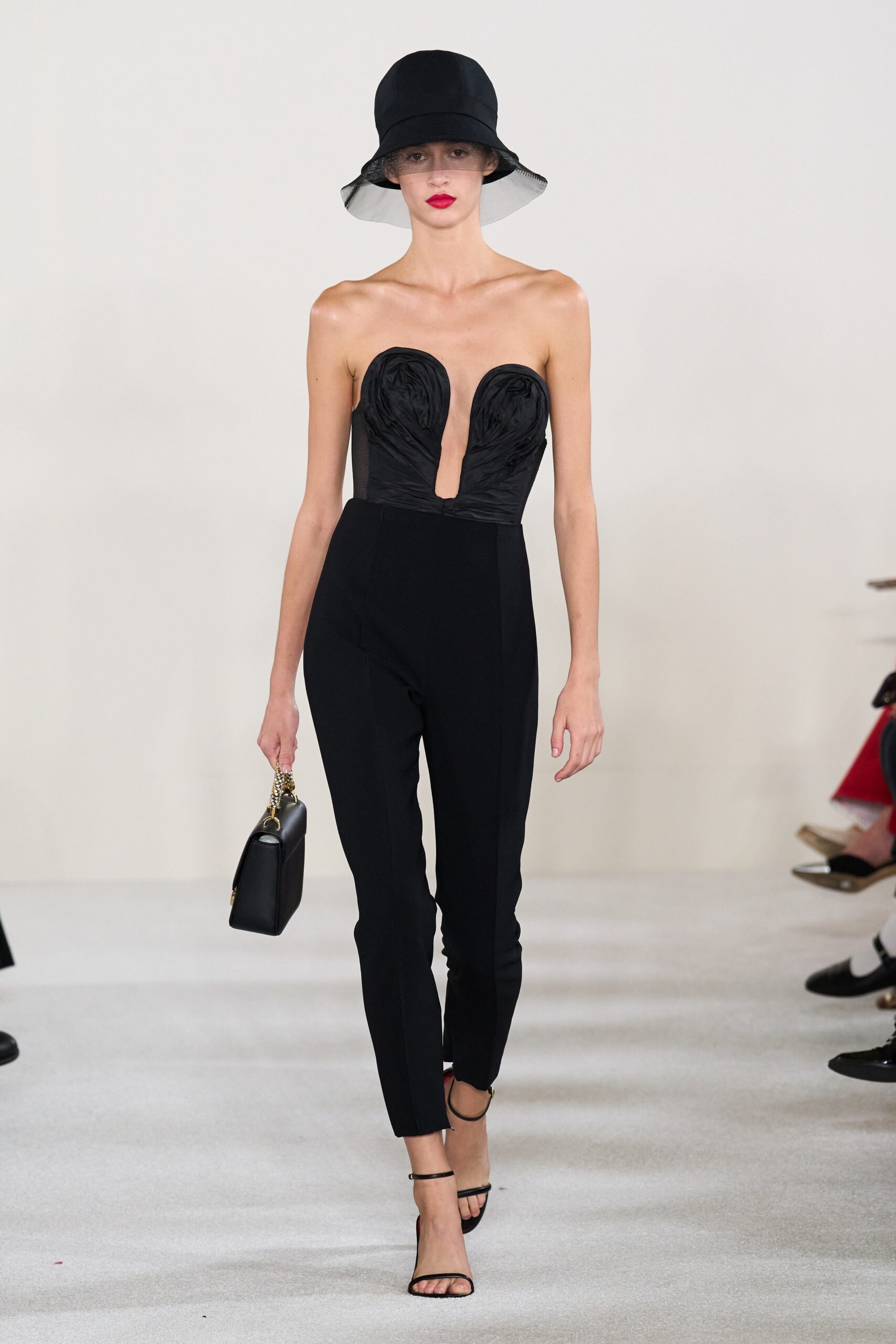 Carolina Herrera S/S 23 Look 594