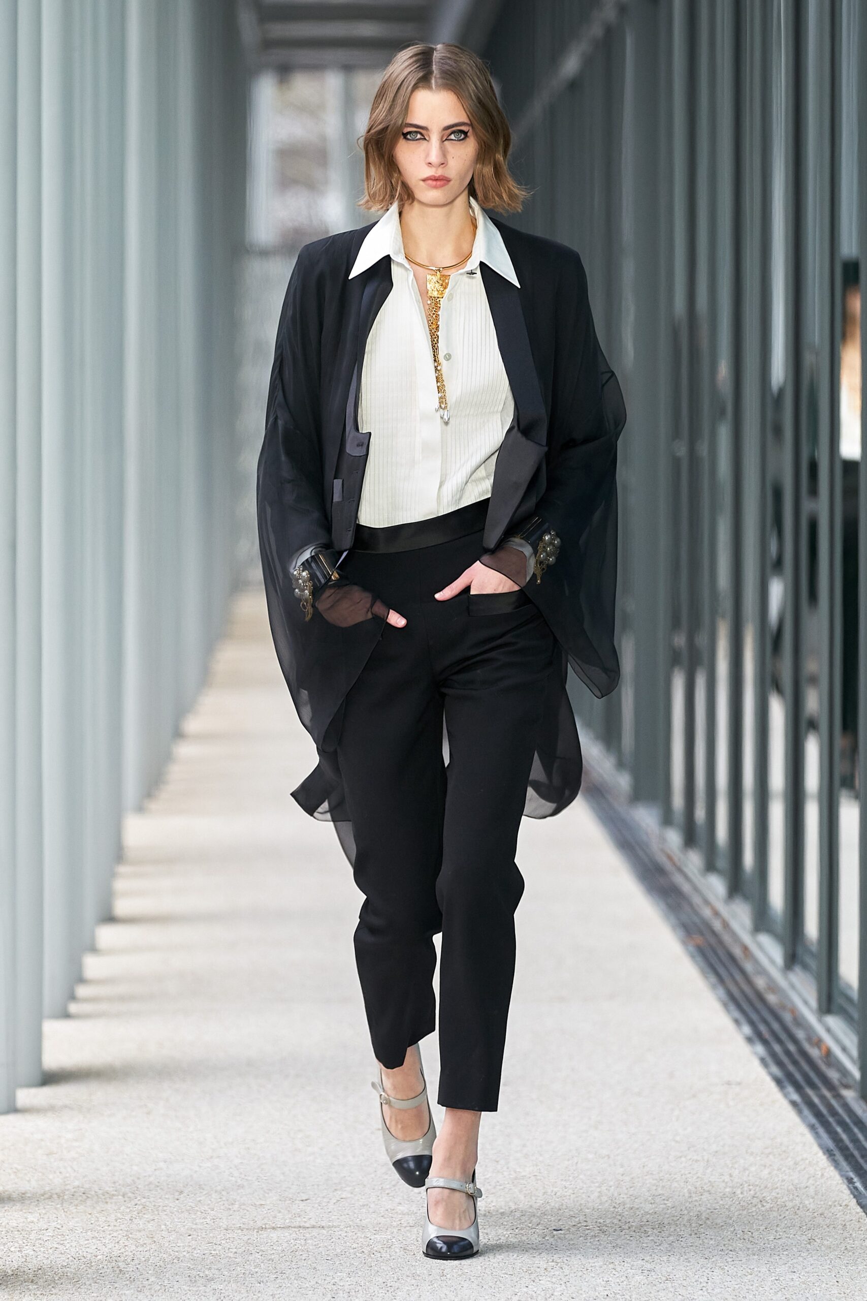Chanel F/W 22 Look 719