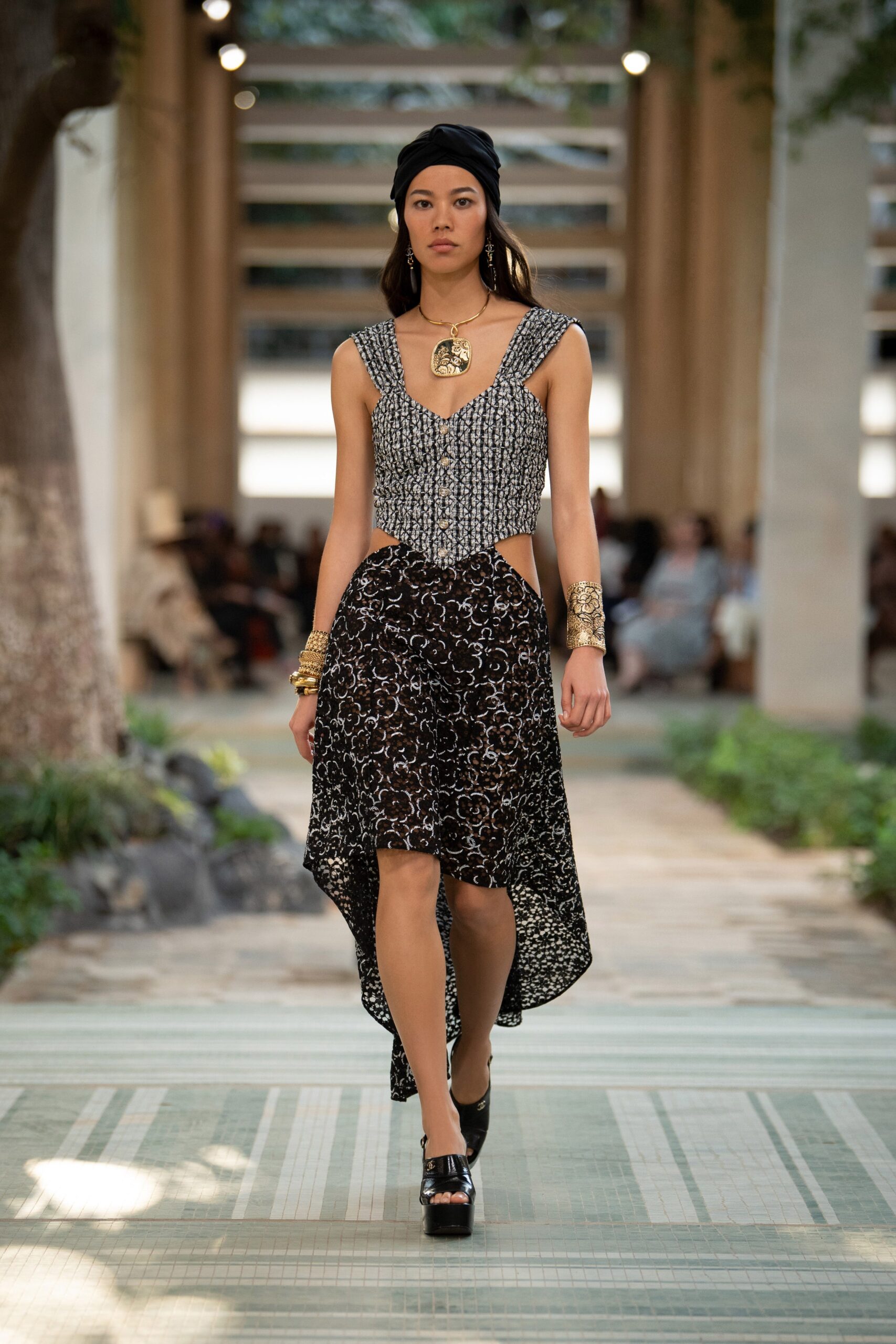 Chanel F/W 23 Look 764