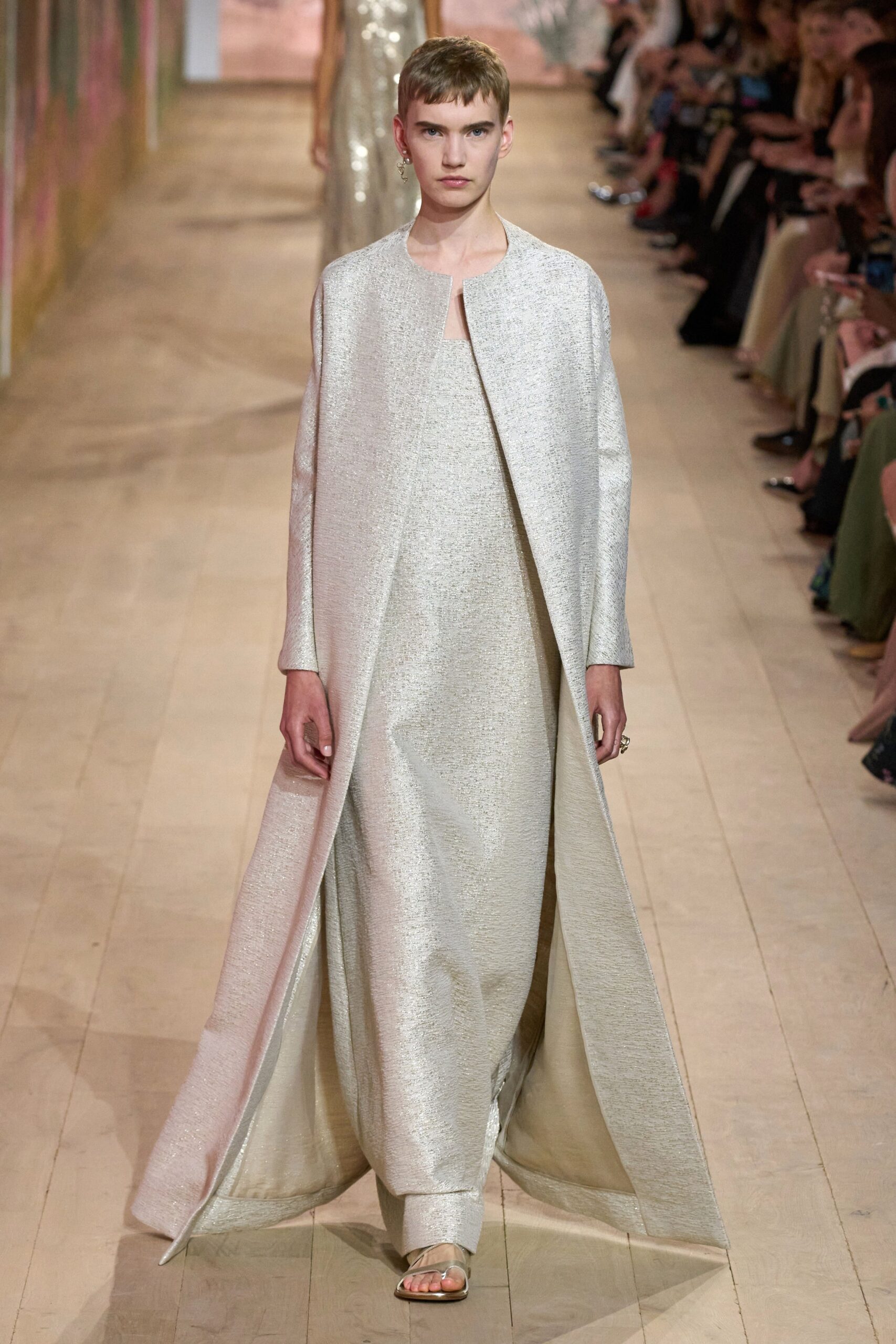 Christian Dior F/W 23 Couture Look 731