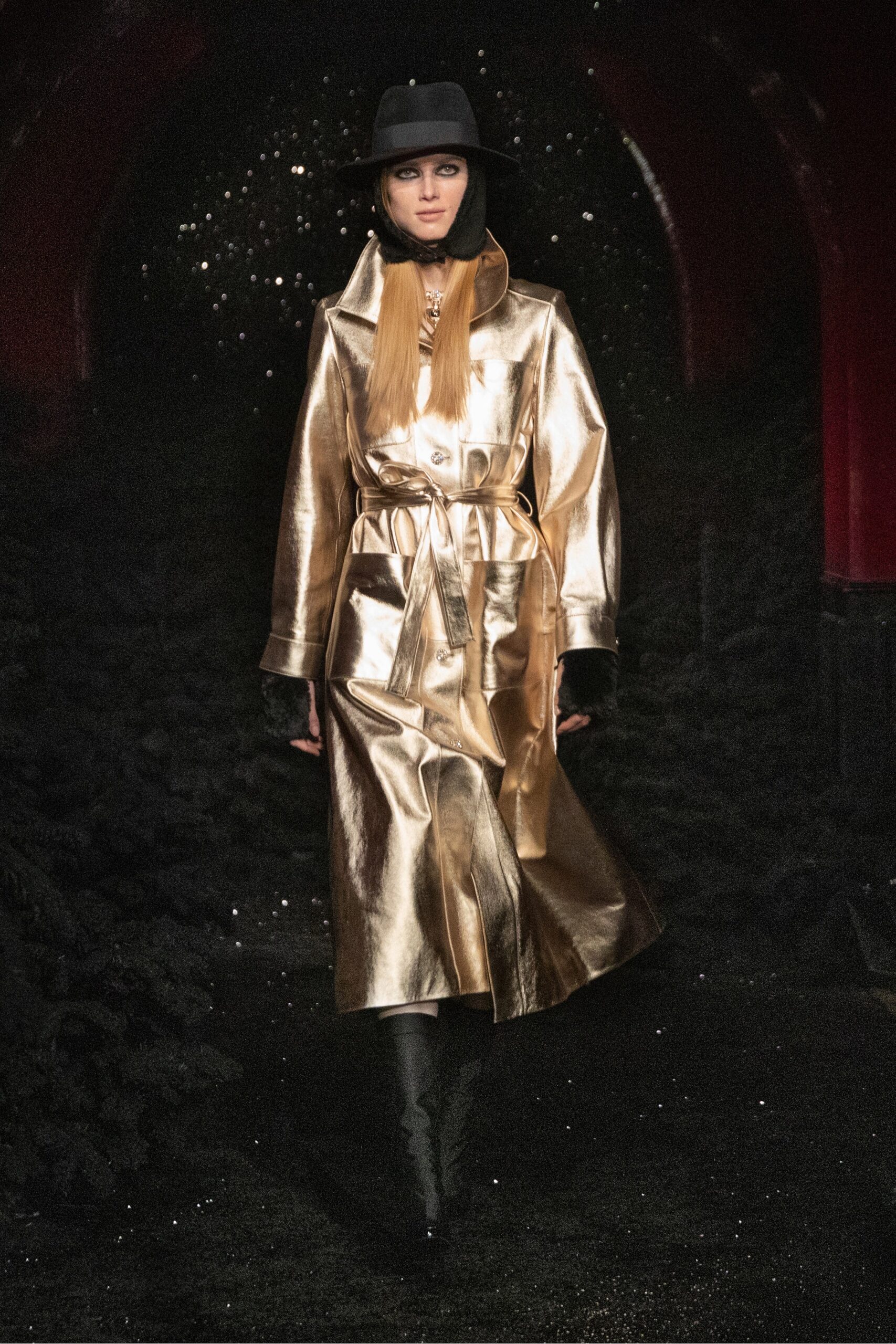 Chanel F/W 21 Look 811
