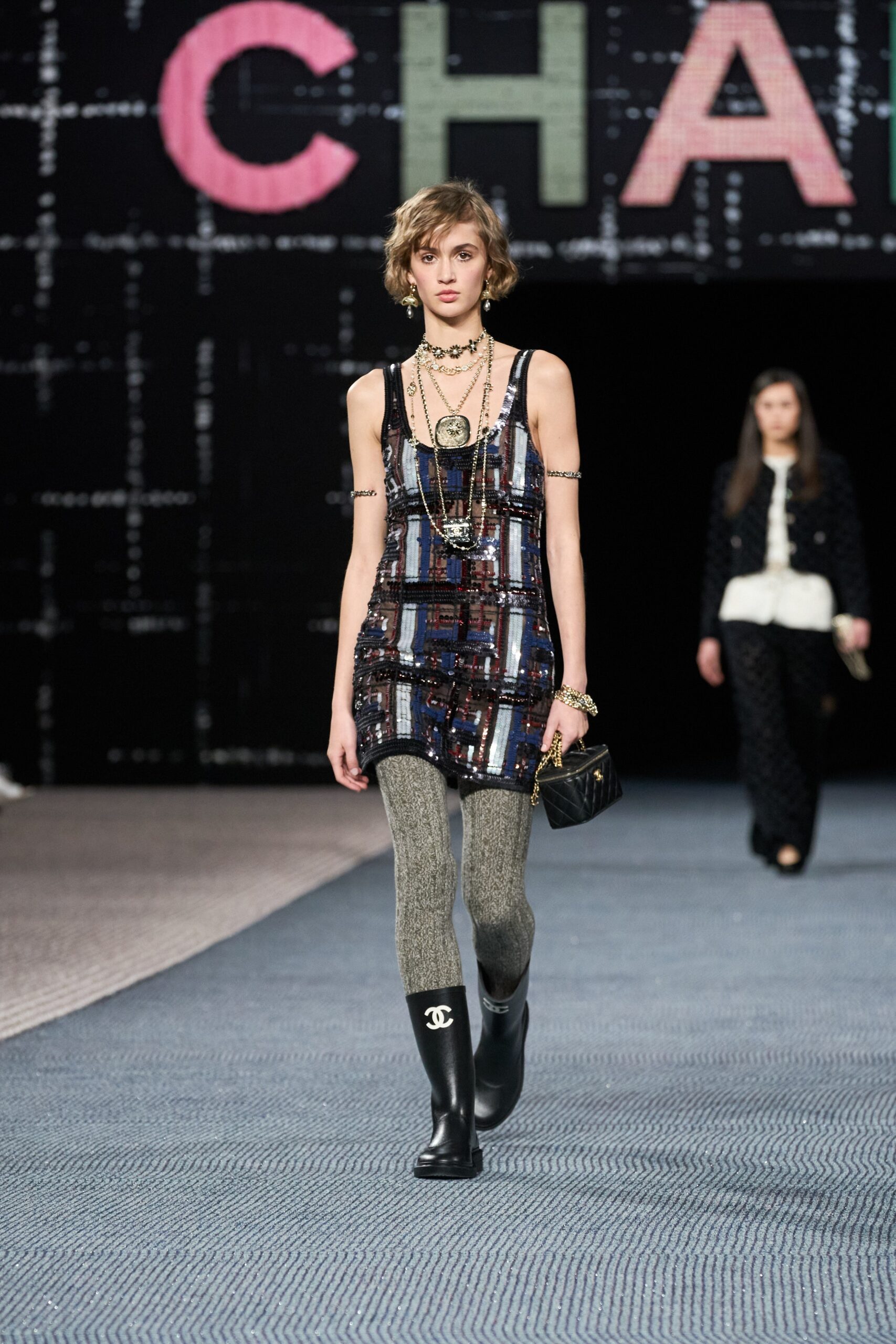 Chanel F/W 22 Look 743