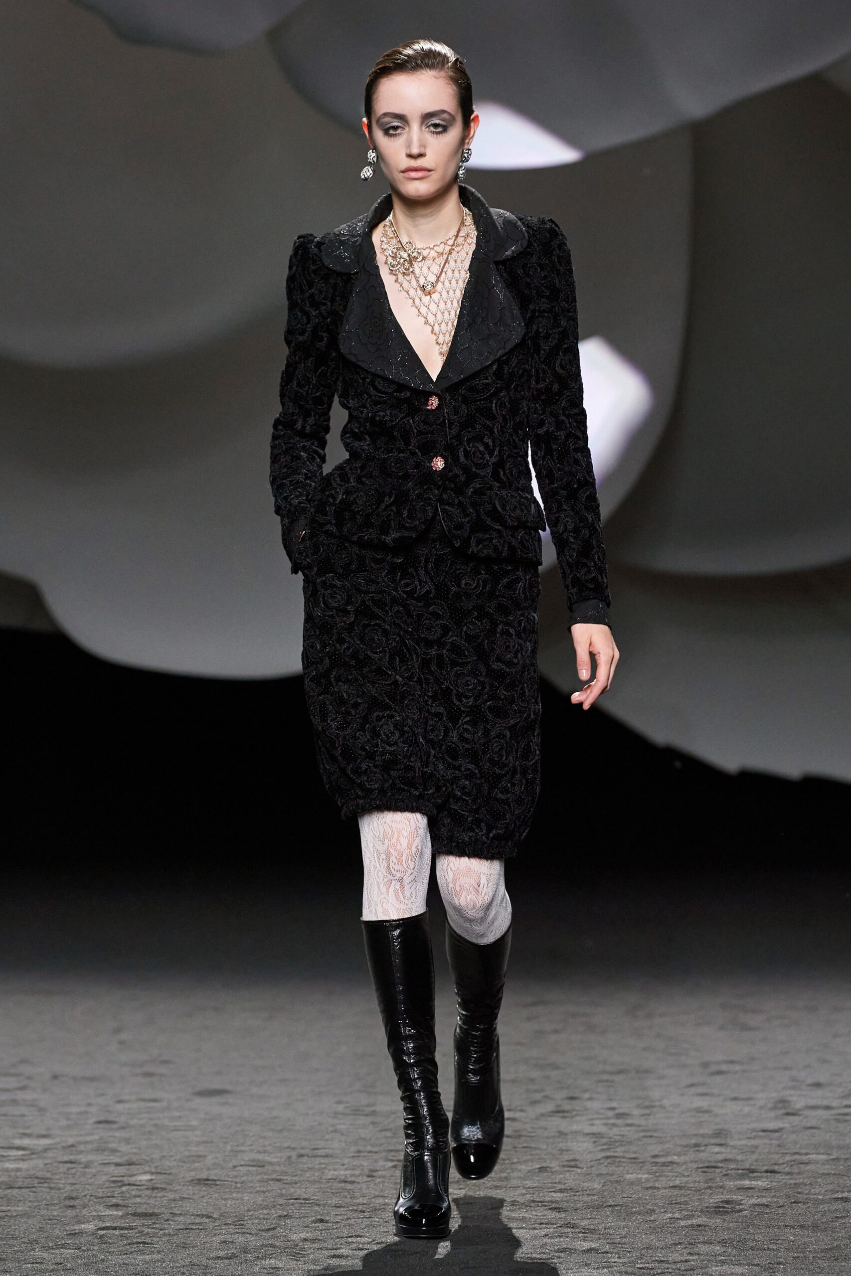 Chanel F/W 23 Look 714