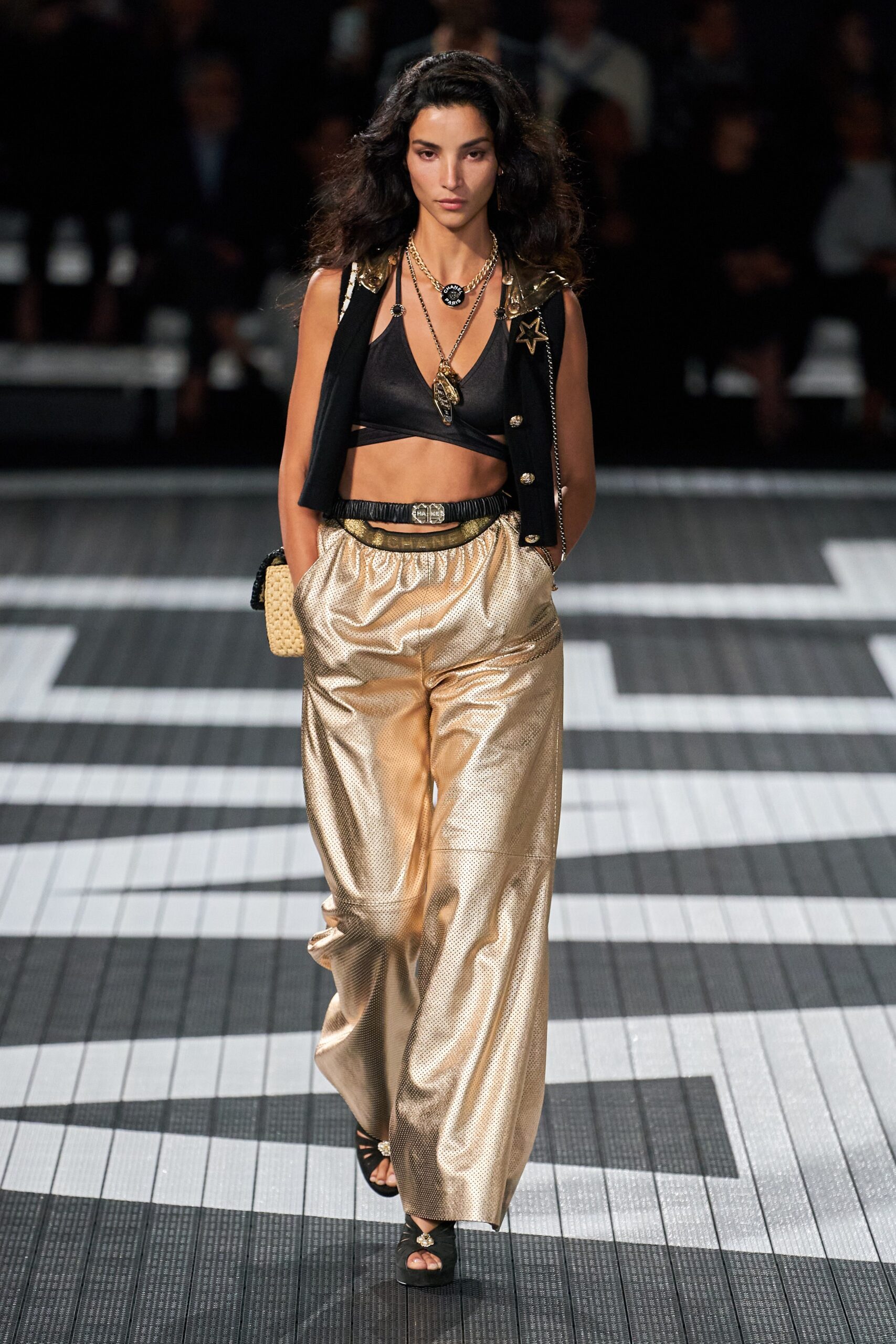 Chanel Resort 24 Look 677