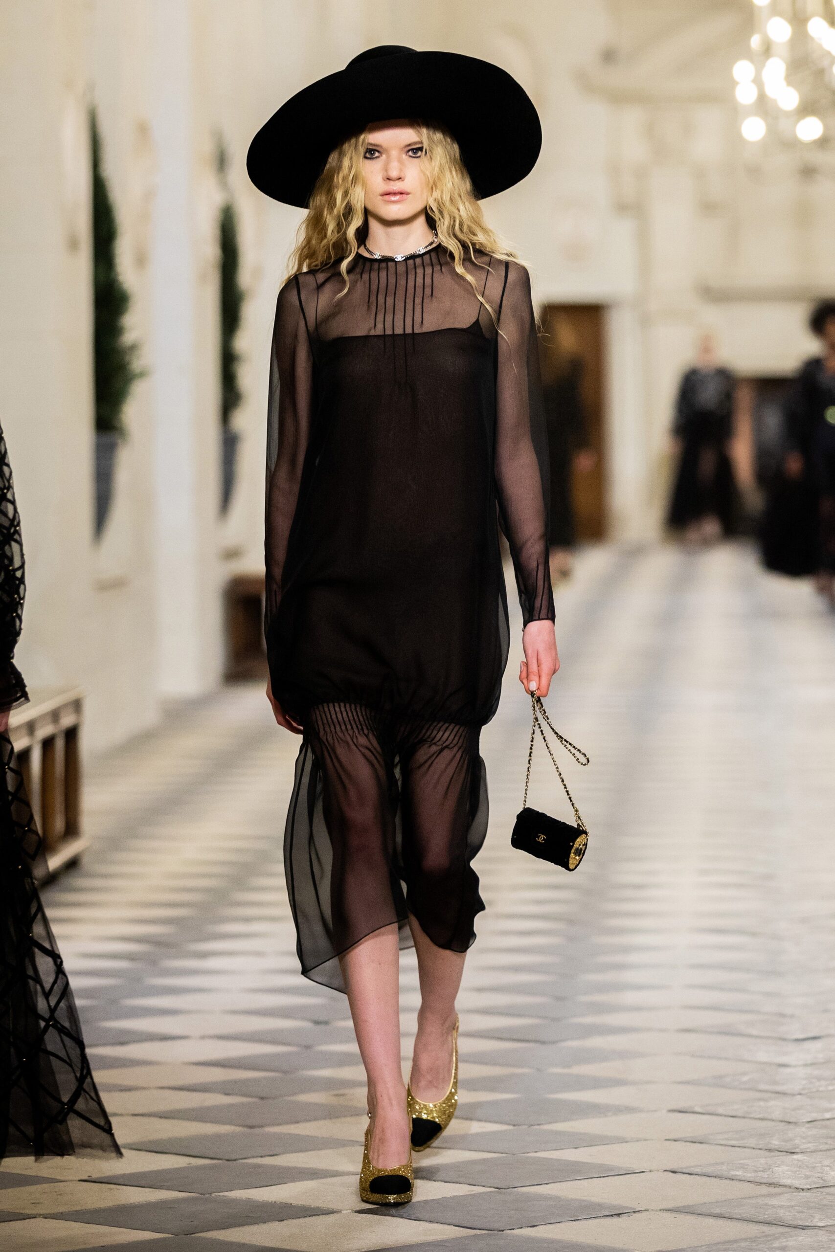 Chanel F/W 21 Look 873
