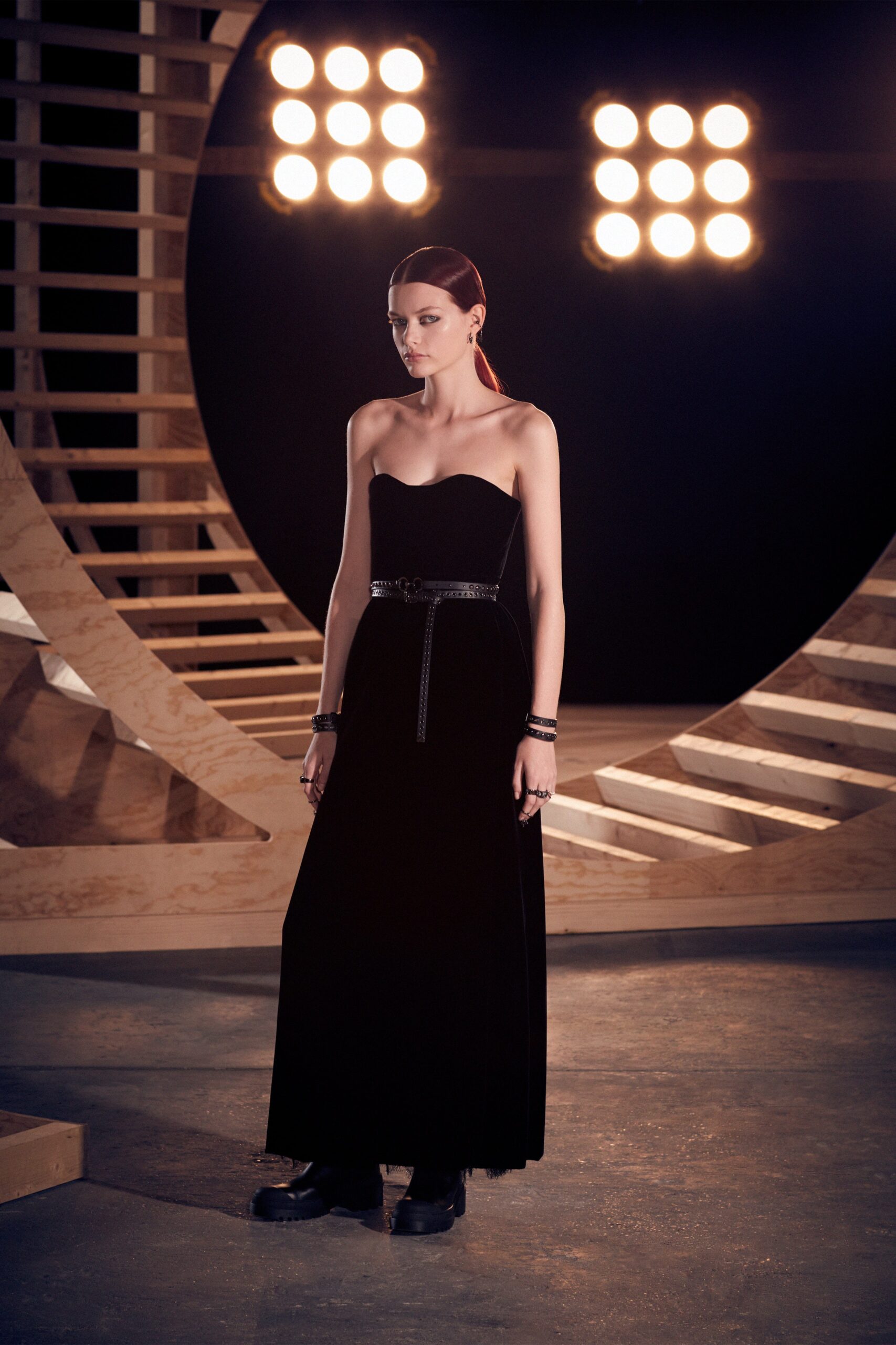 Christian Dior F/W 22 Look 812