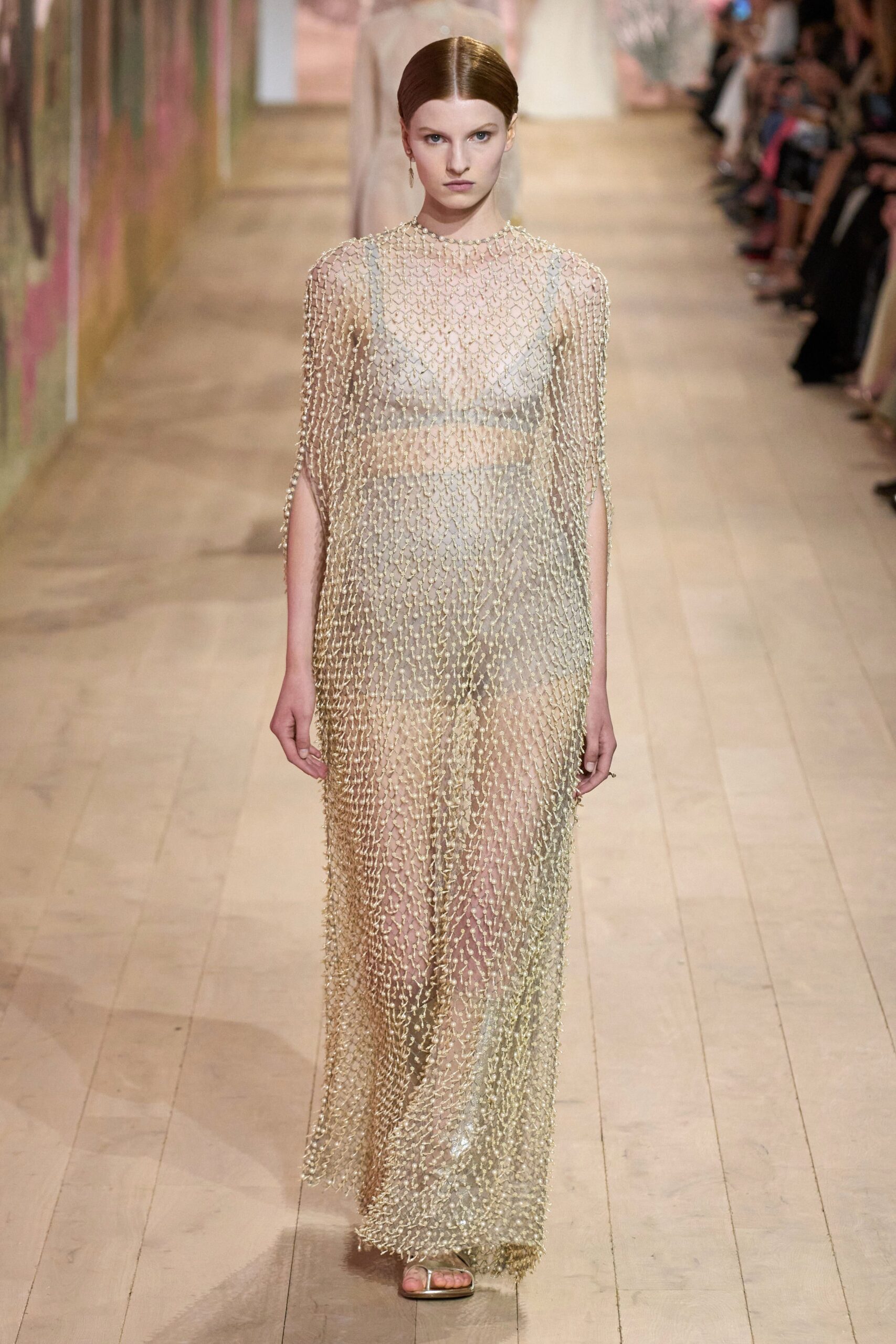 Christian Dior F/W 23 Couture Look 819