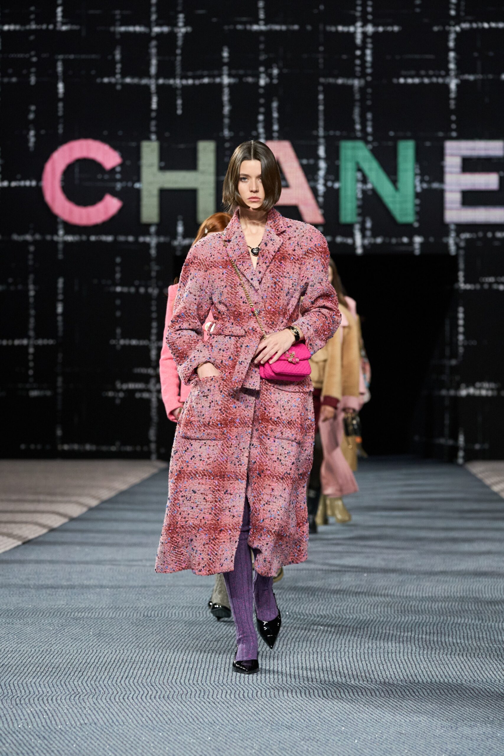 Chanel F/W 22 Look 933