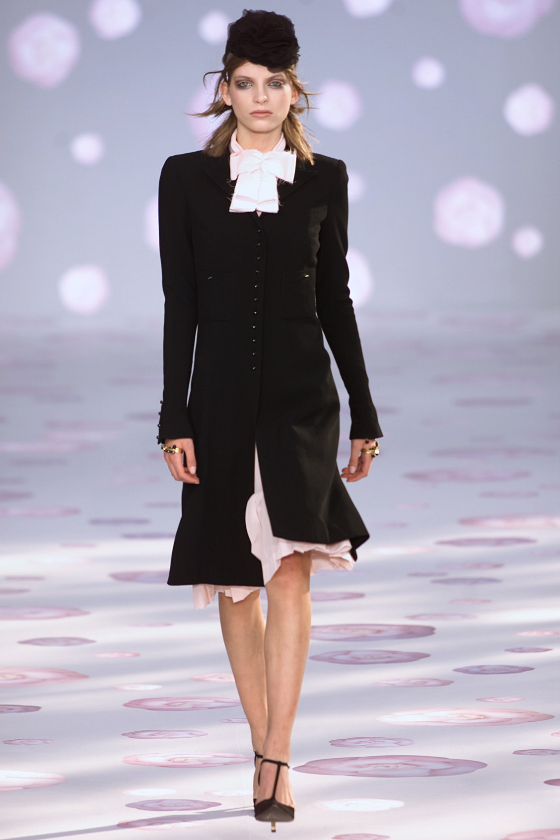 Chanel S/S 02 Couture Look 1