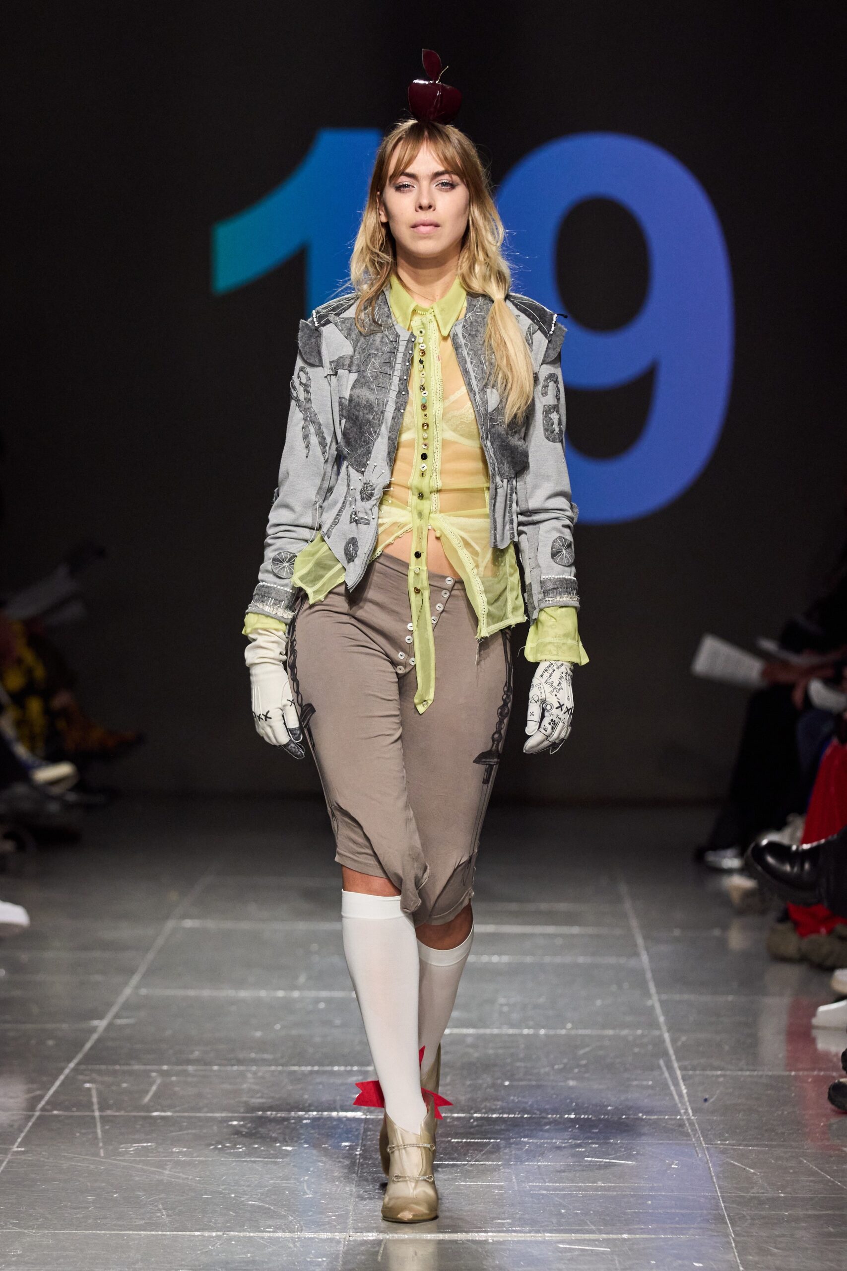 Central Saint Martins F/W 23 Look 107