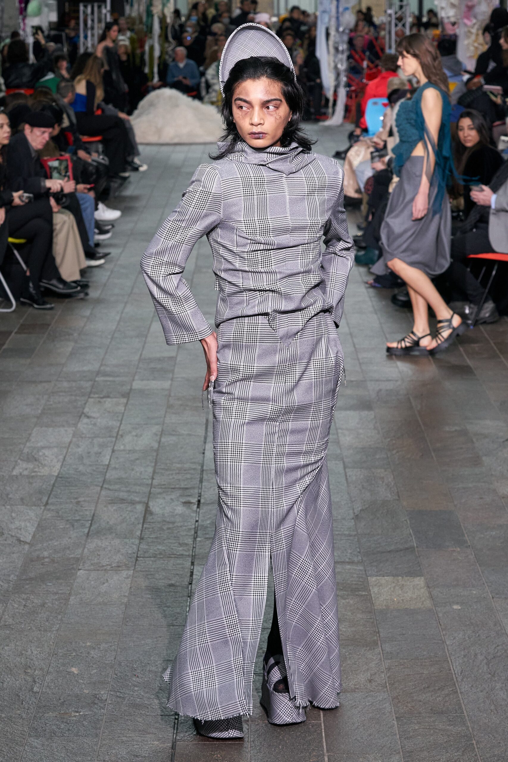 Central Saint Martins F/W 22 Look 125