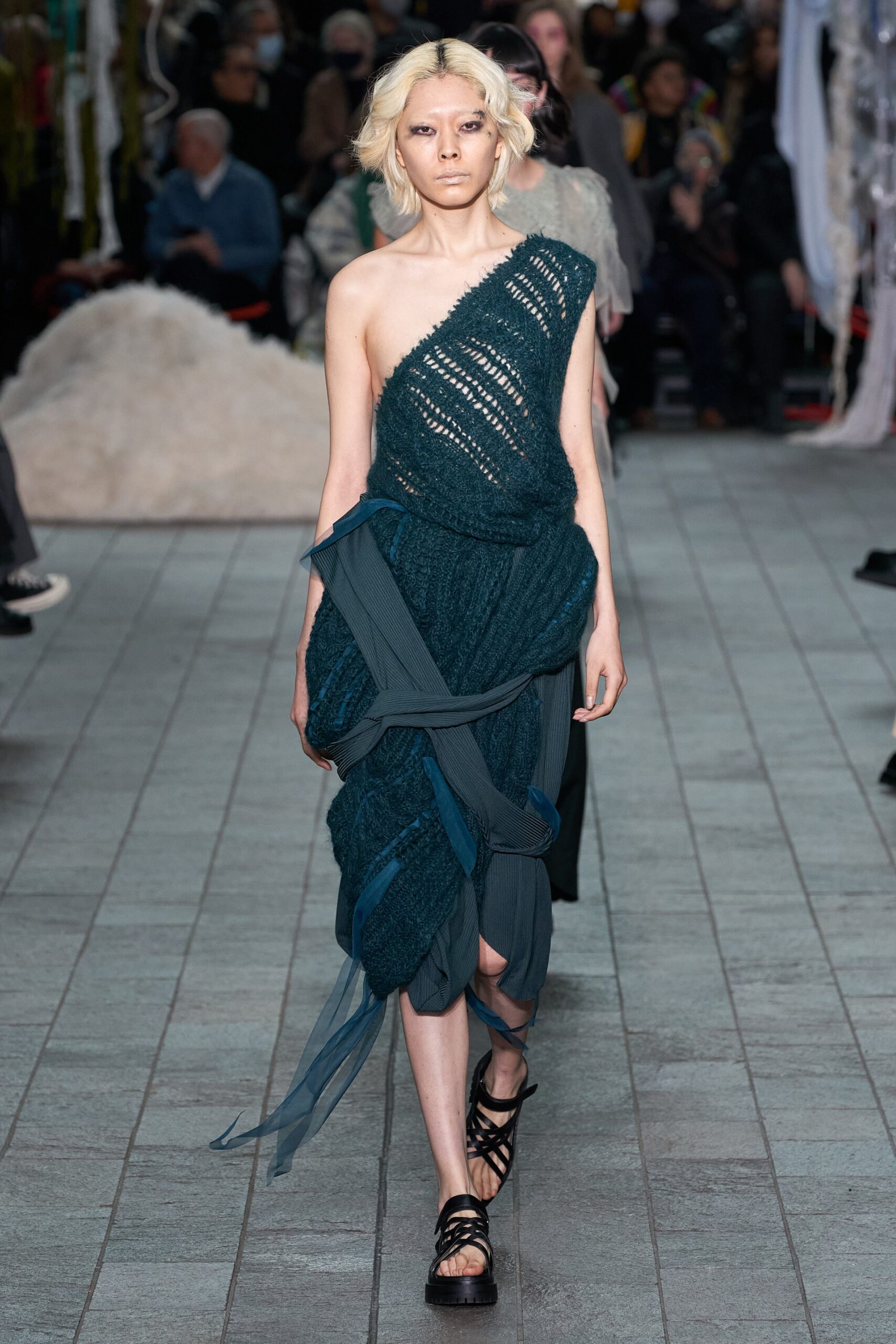 Central Saint Martins F/W 22 Look 135