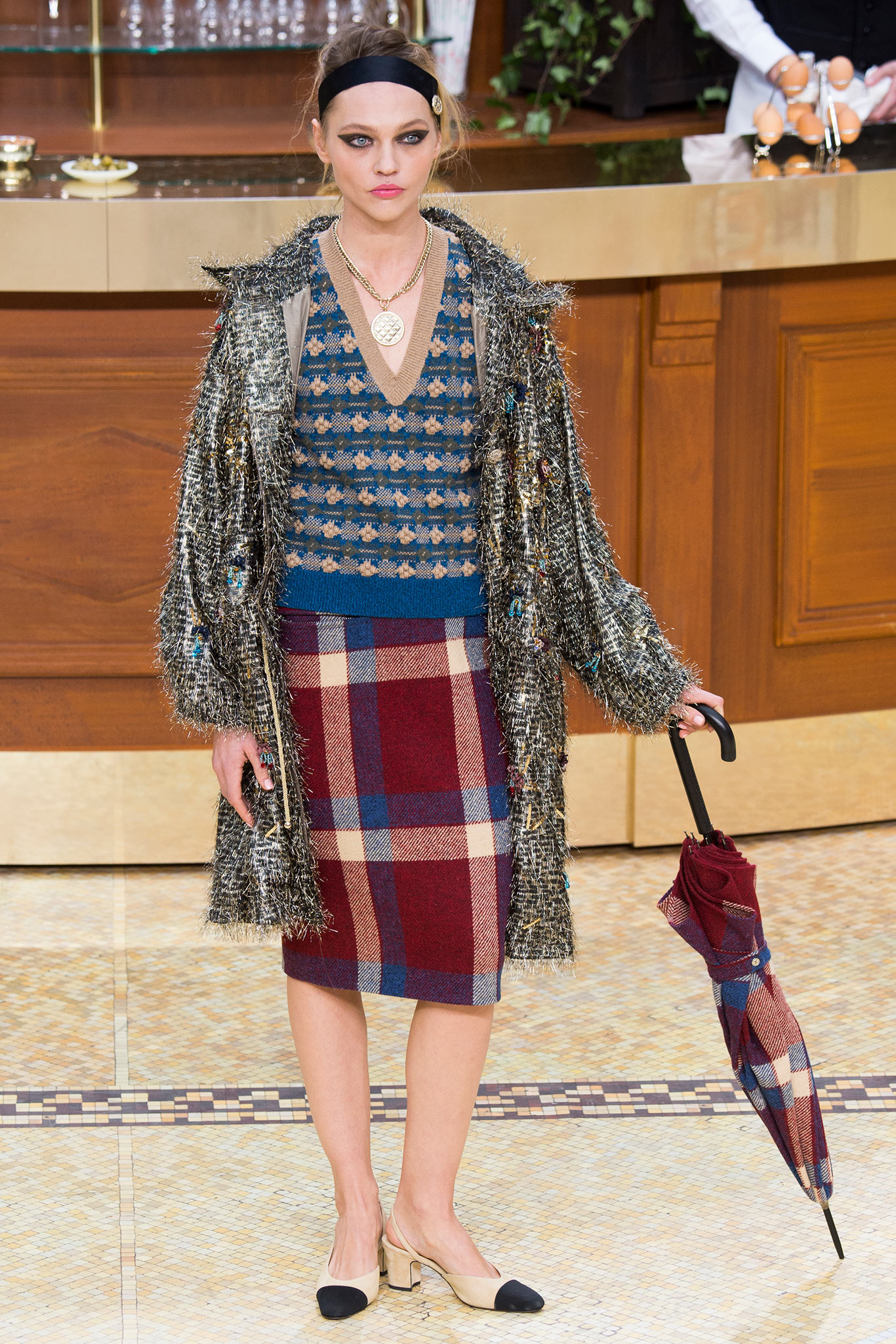 Chanel F/W 15 Look 110