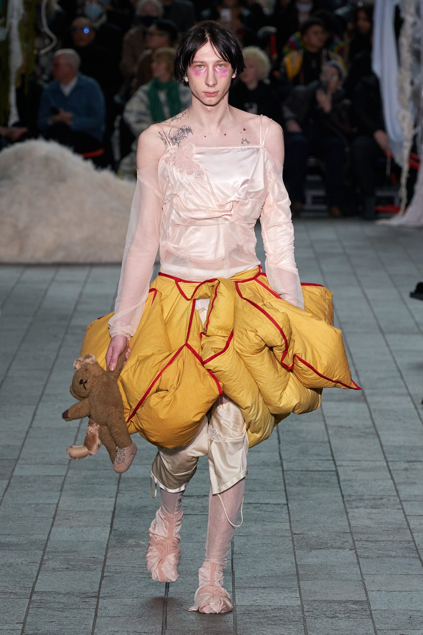 Central Saint Martins F/W 22 Look 149
