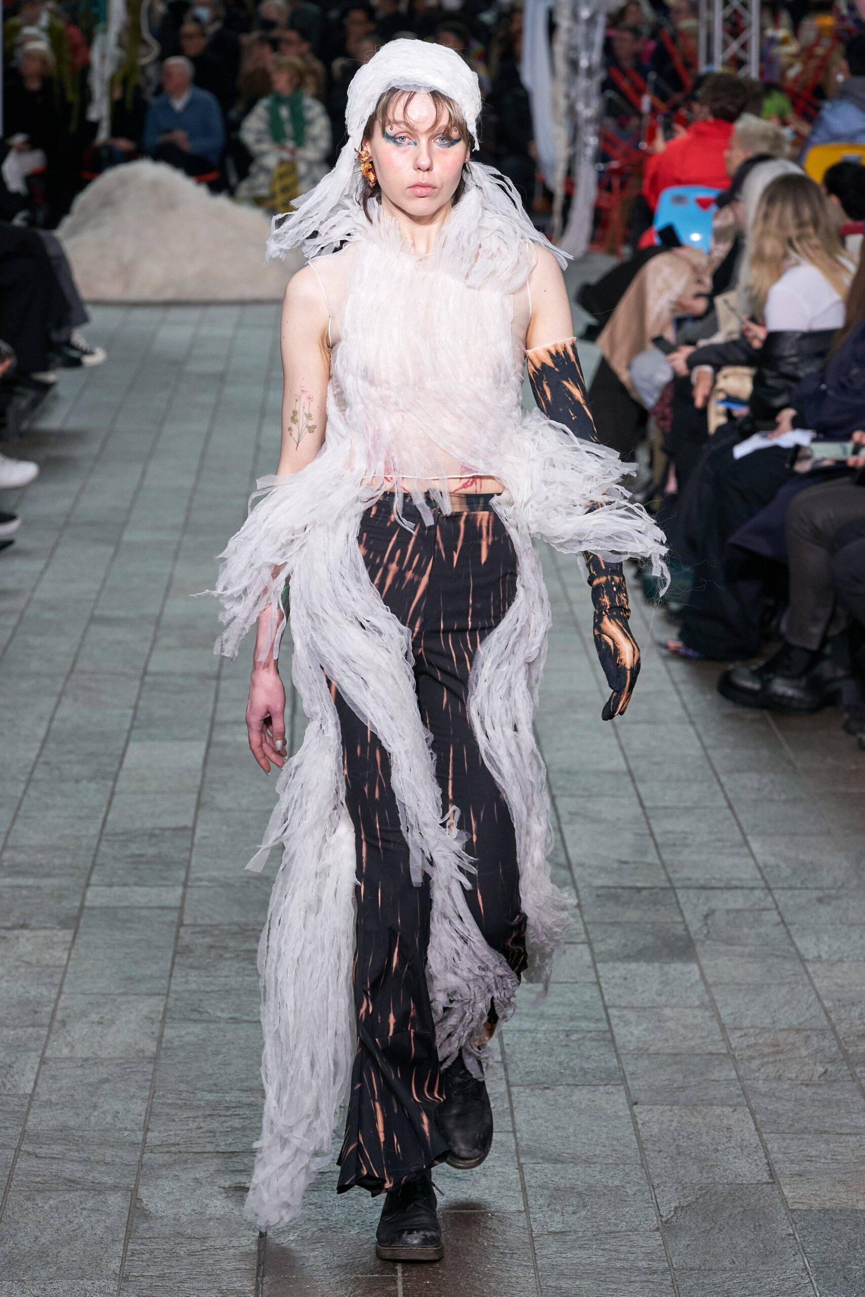 Central Saint Martins F/W 22 Look 166