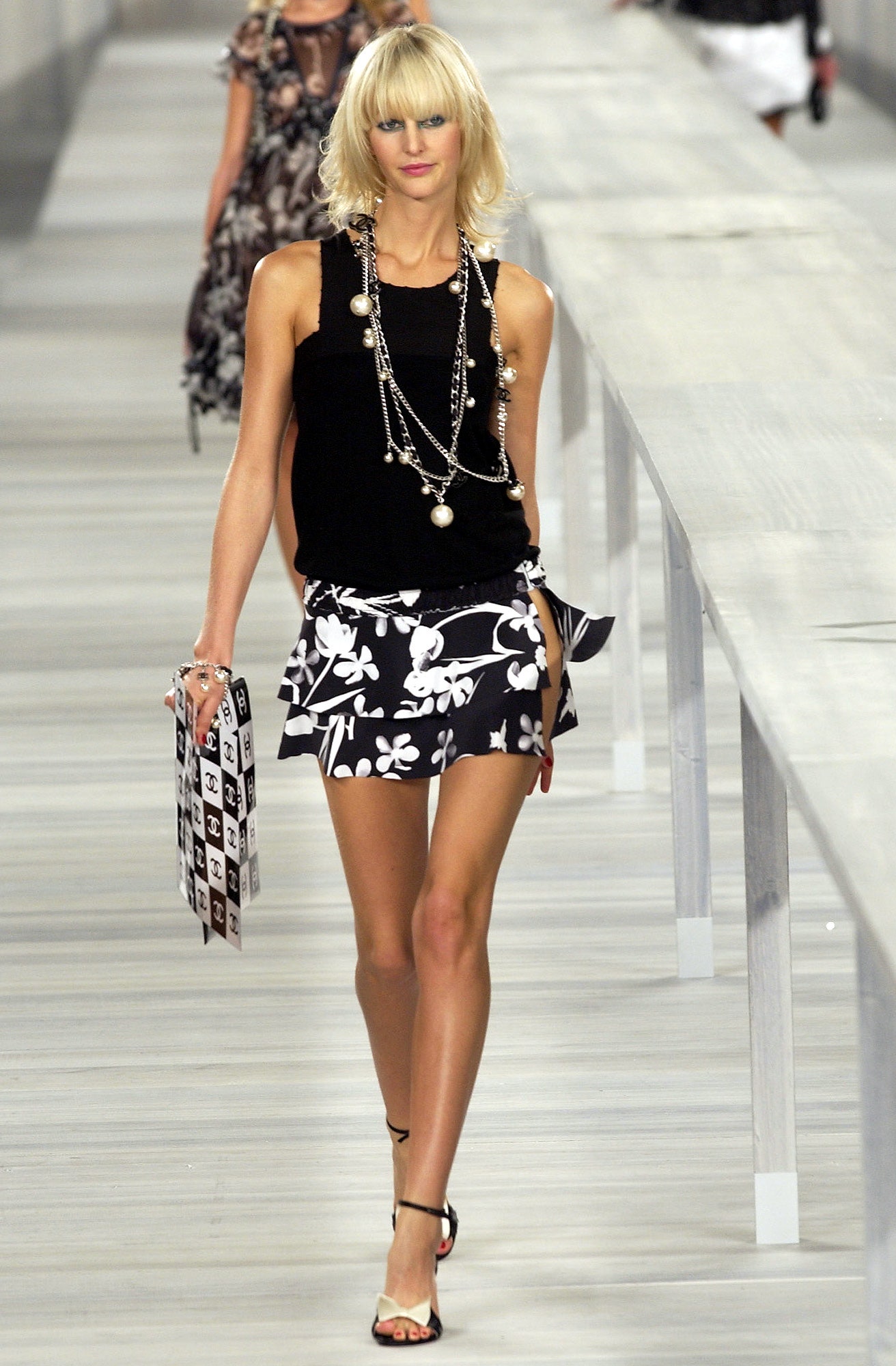 Chanel S/S 04 Look 100
