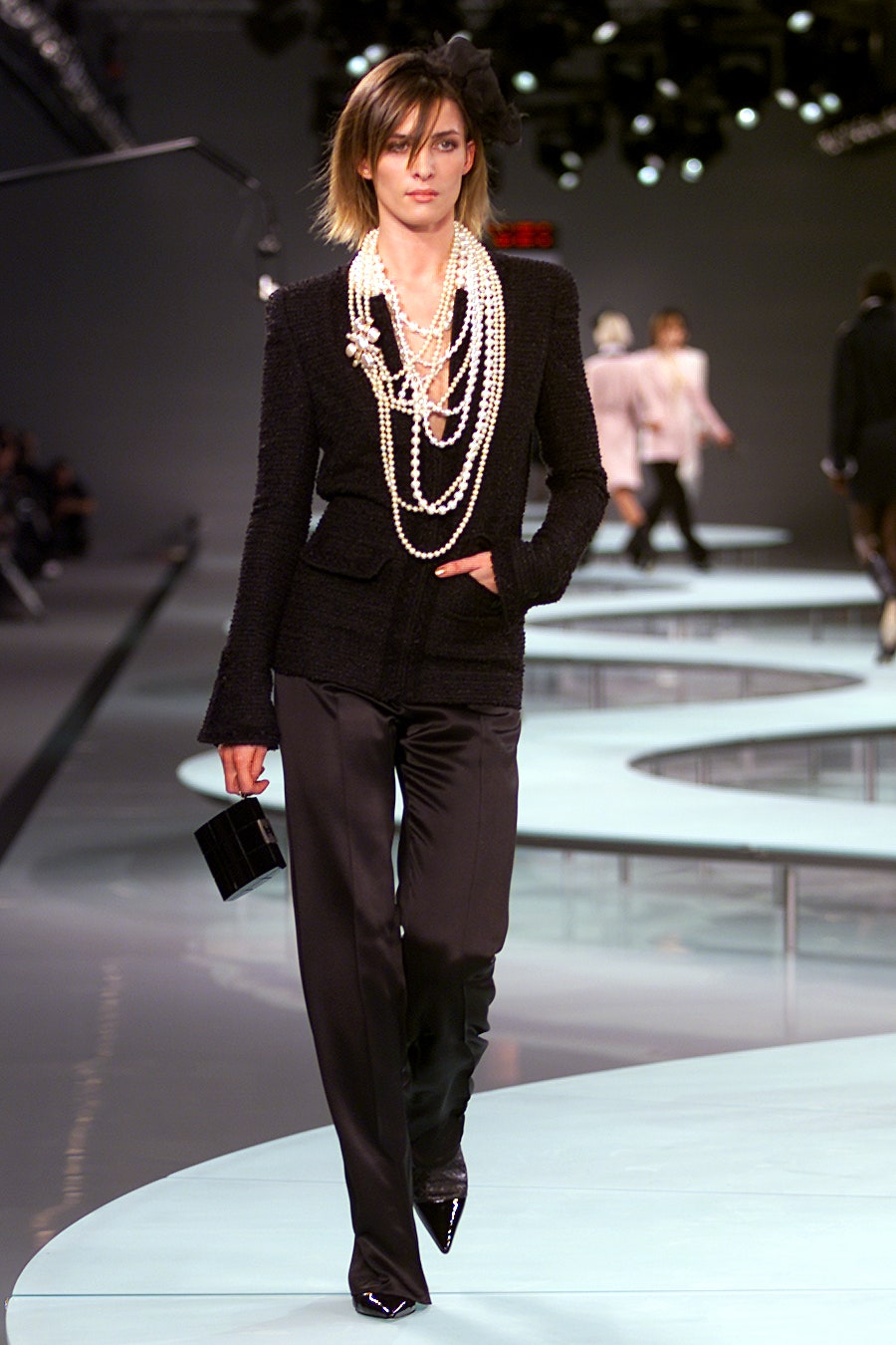 Chanel S/S 02 Look 113