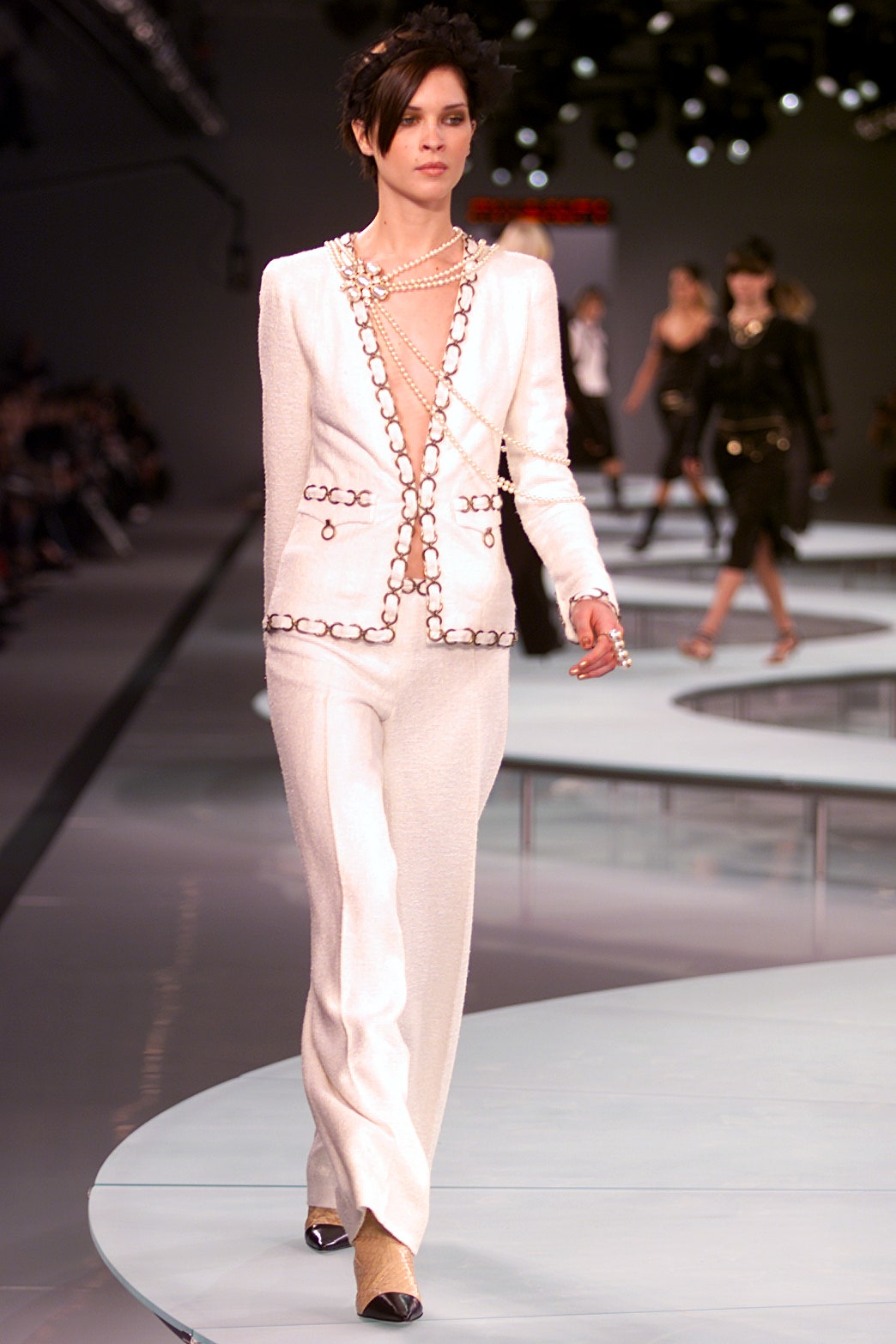 Chanel S/S 02 Look 133