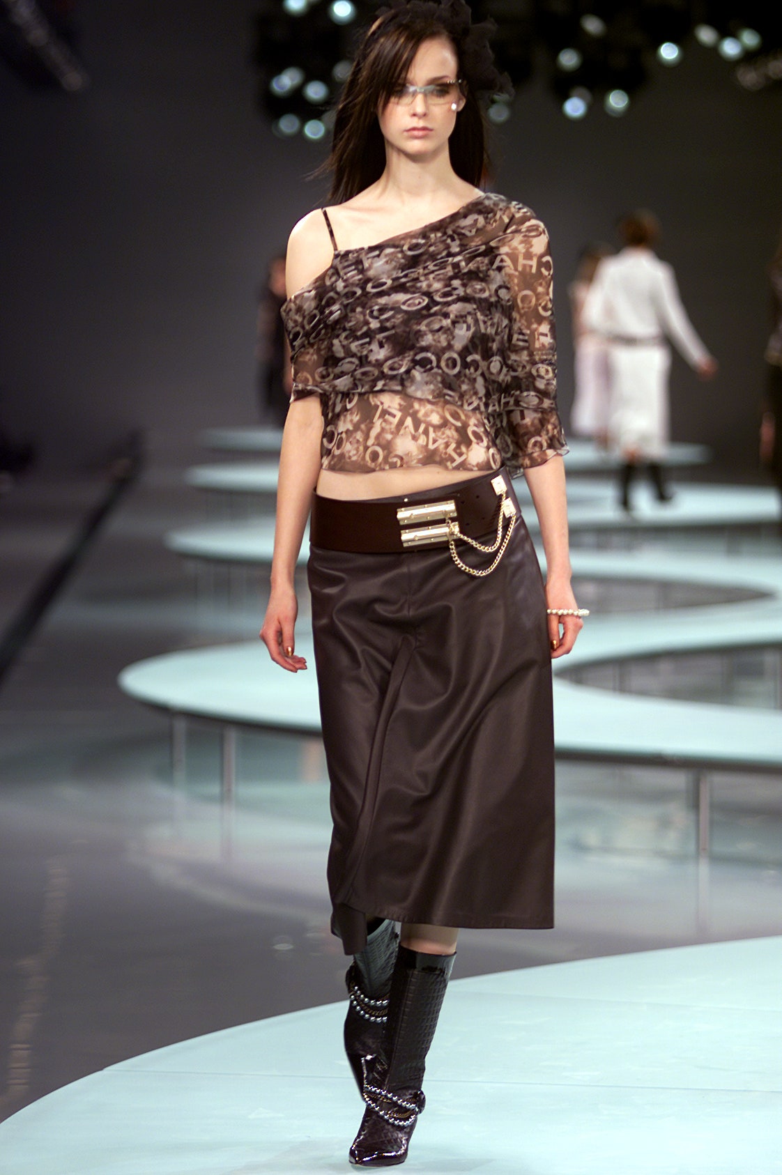 Chanel S/S 02 Look 220