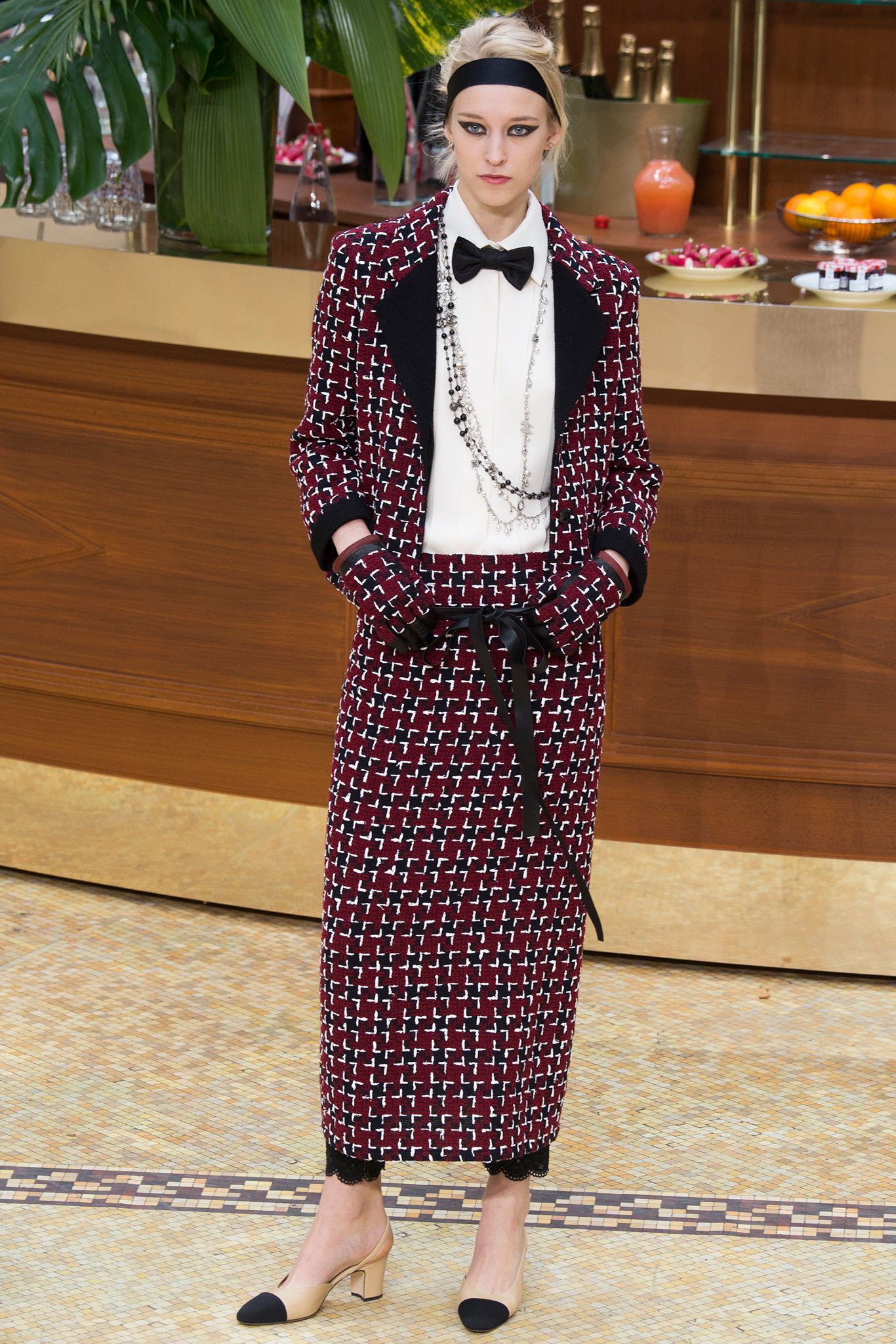 Chanel F/W 15 Look 300