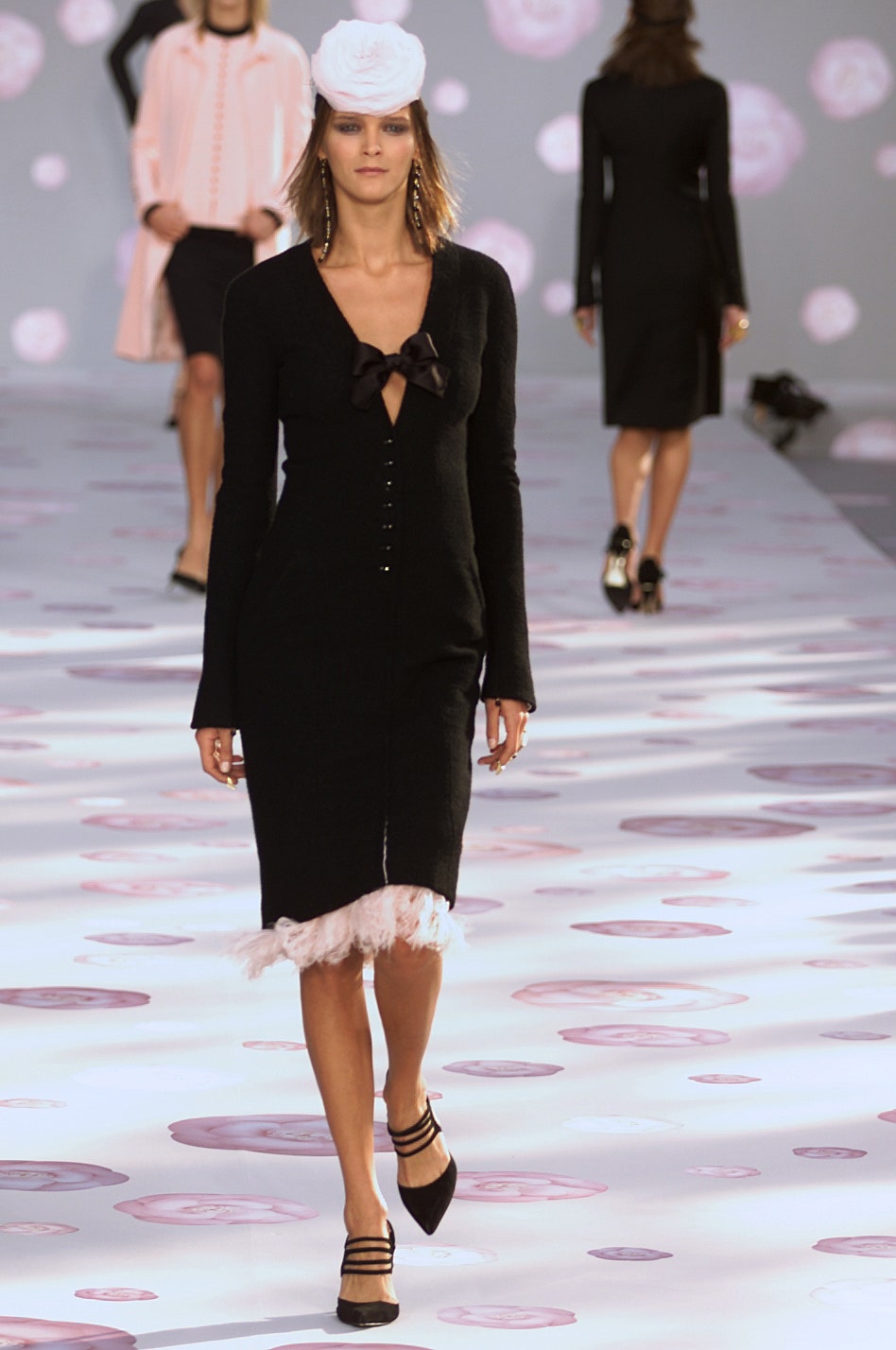 Chanel S/S 02 Couture Look 25