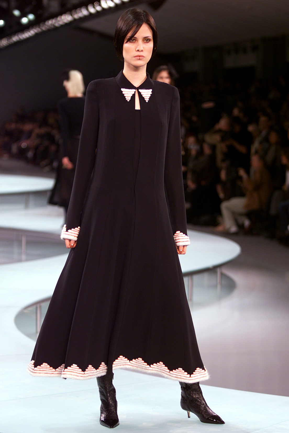 Chanel S/S 02 Look 284