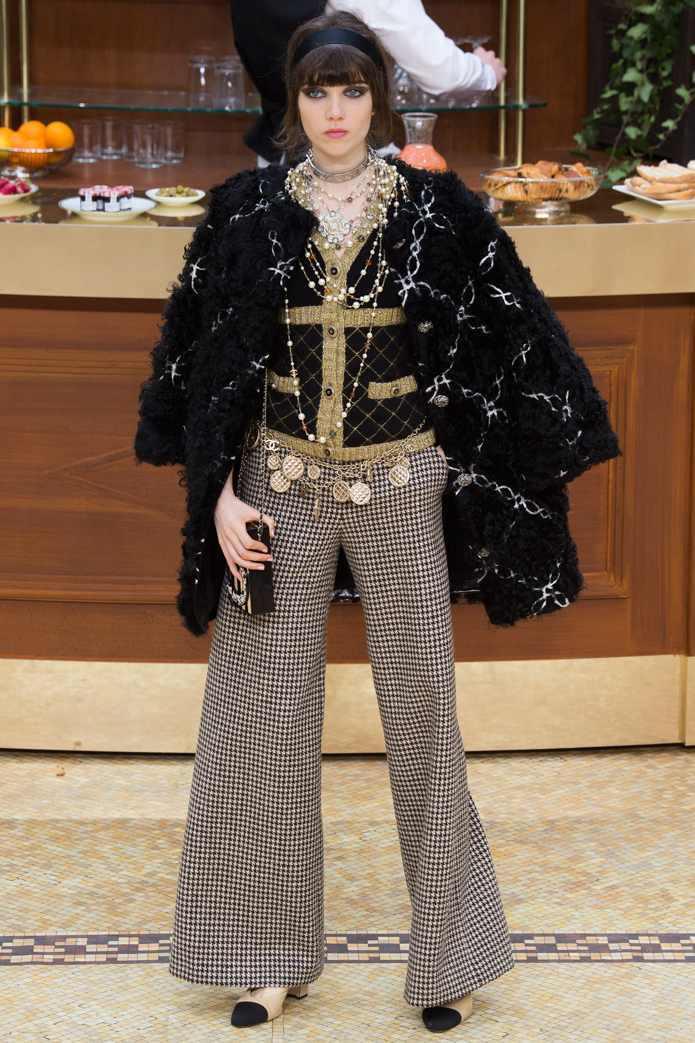 Chanel F/W 15 Look 401