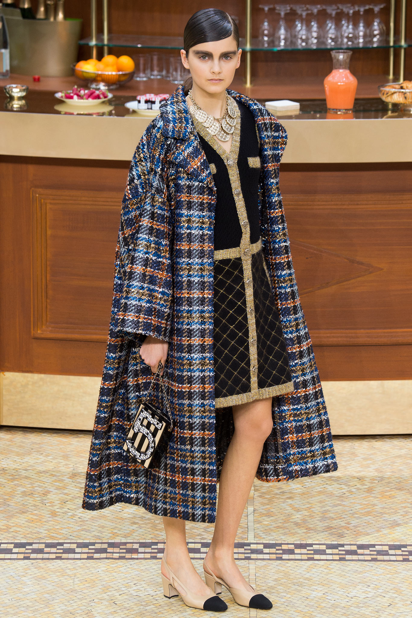 Chanel F/W 15 Look 419