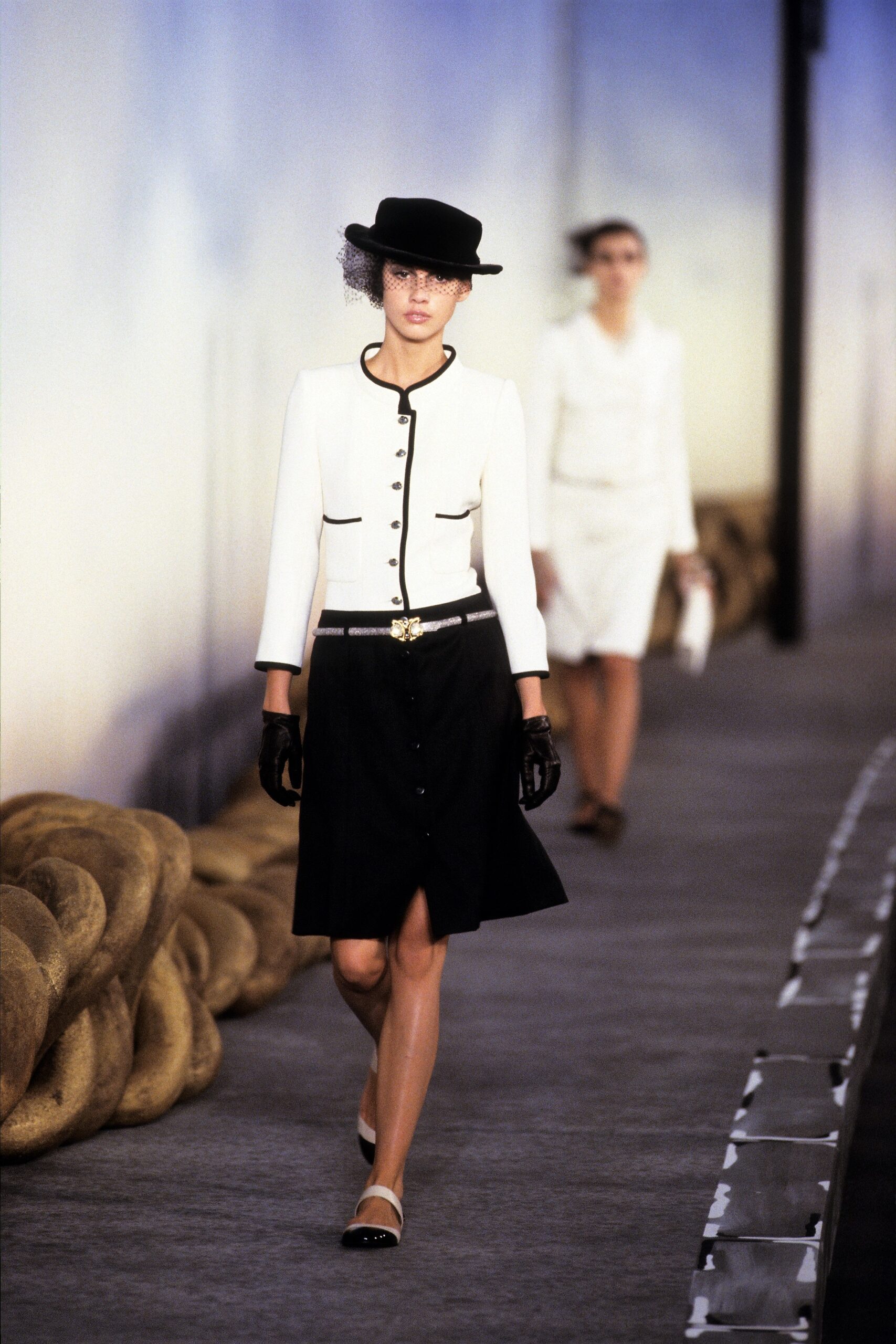 Chanel S/S 01 Couture Look 39