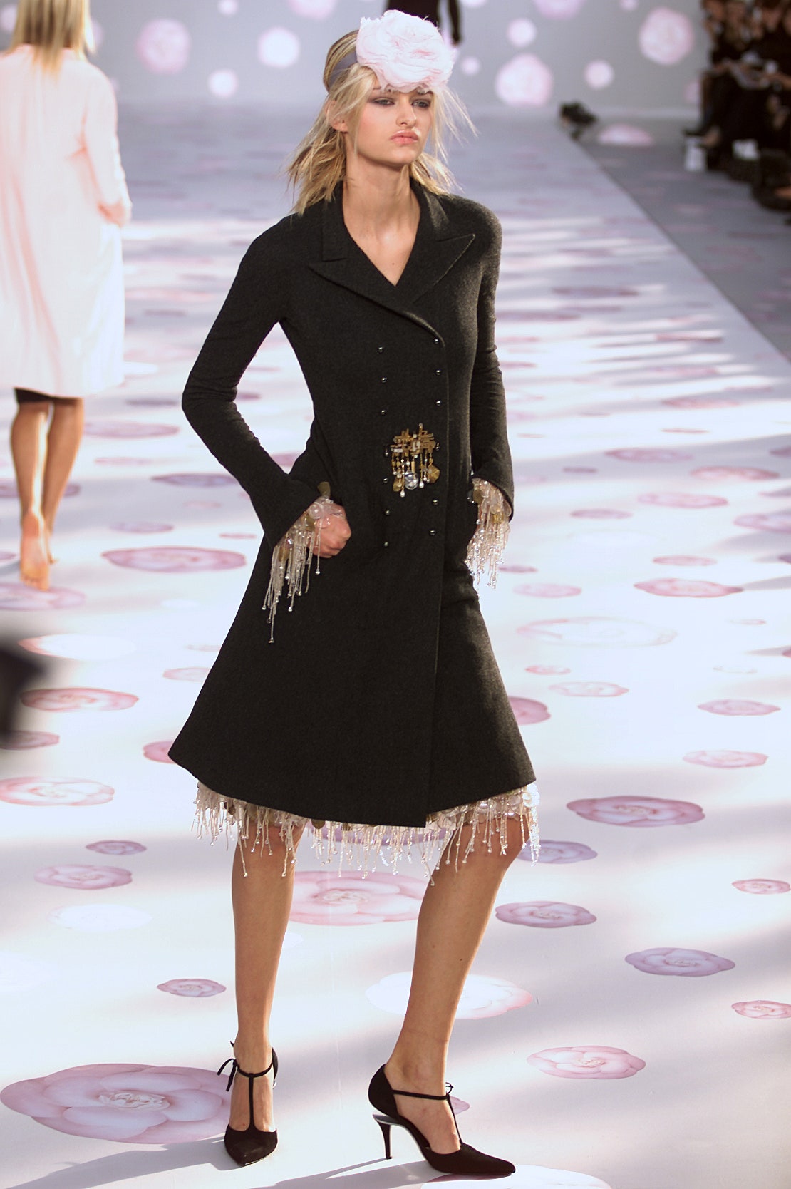 Chanel S/S 02 Couture Look 37