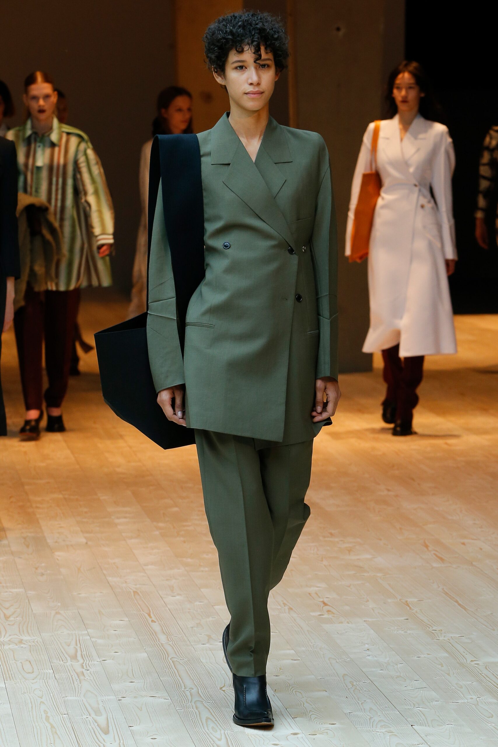 Celine F/W 17 Look 107