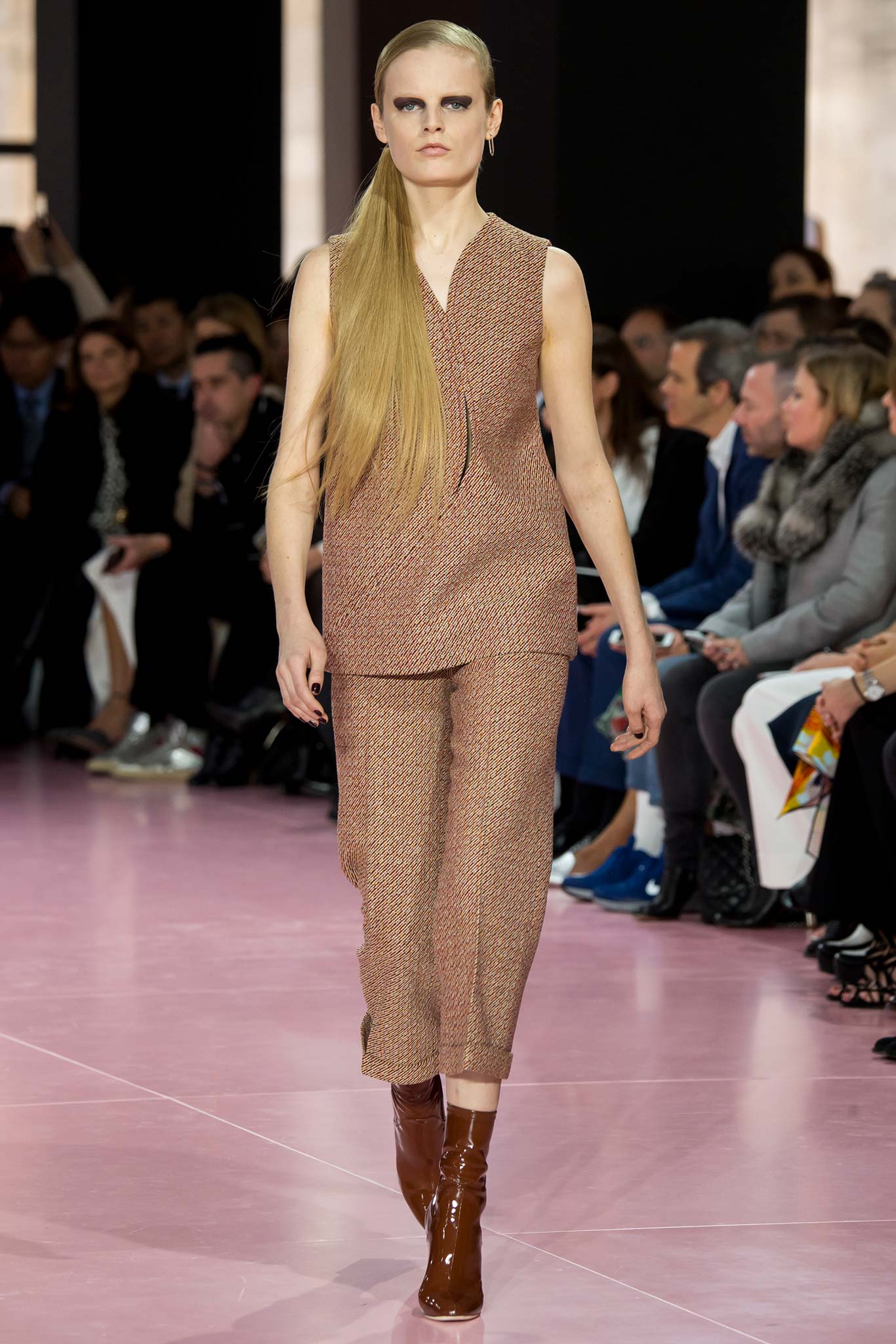 Christian Dior F/W 15 Look 146