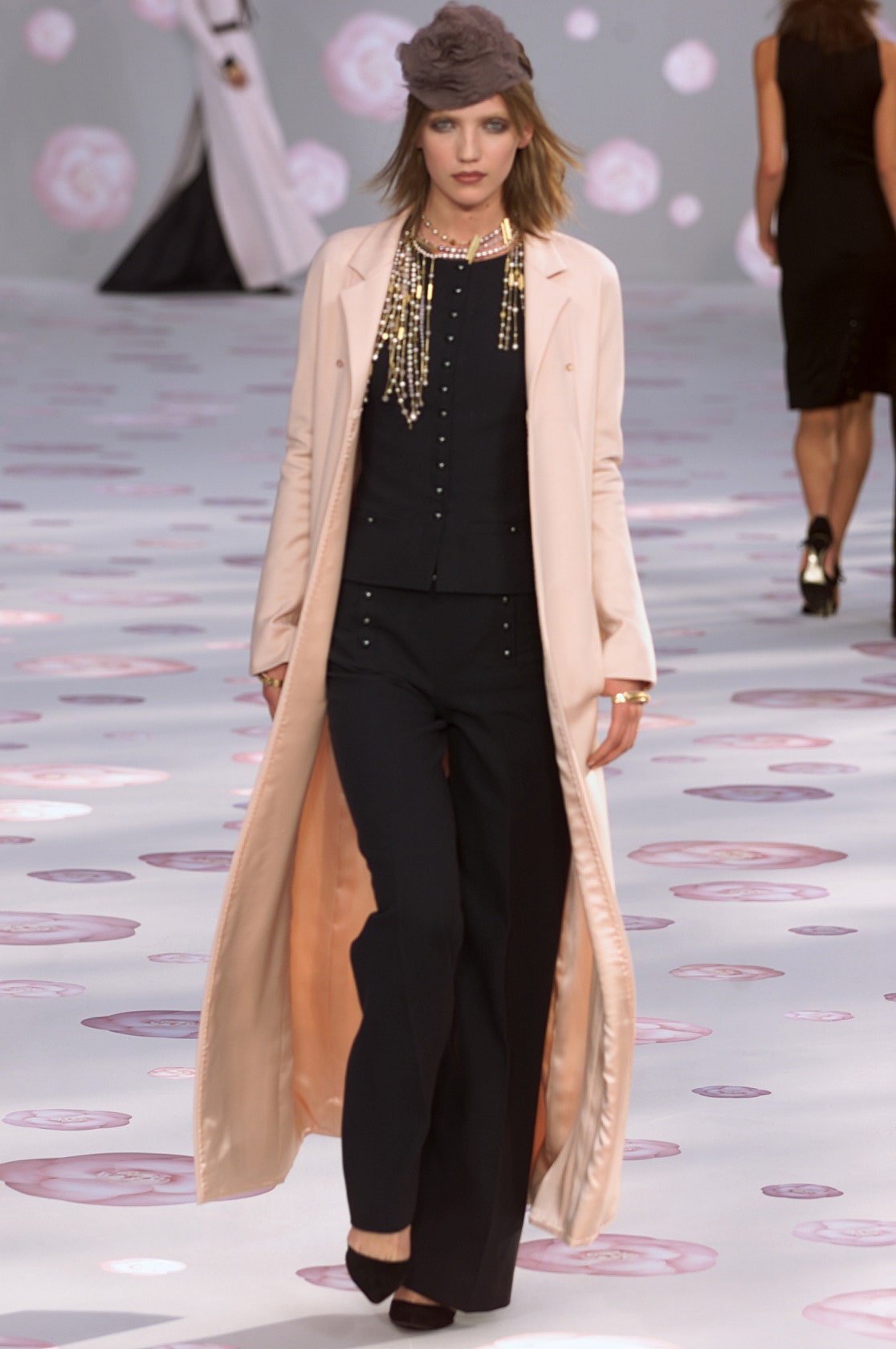 Chanel S/S 02 Couture Look 128